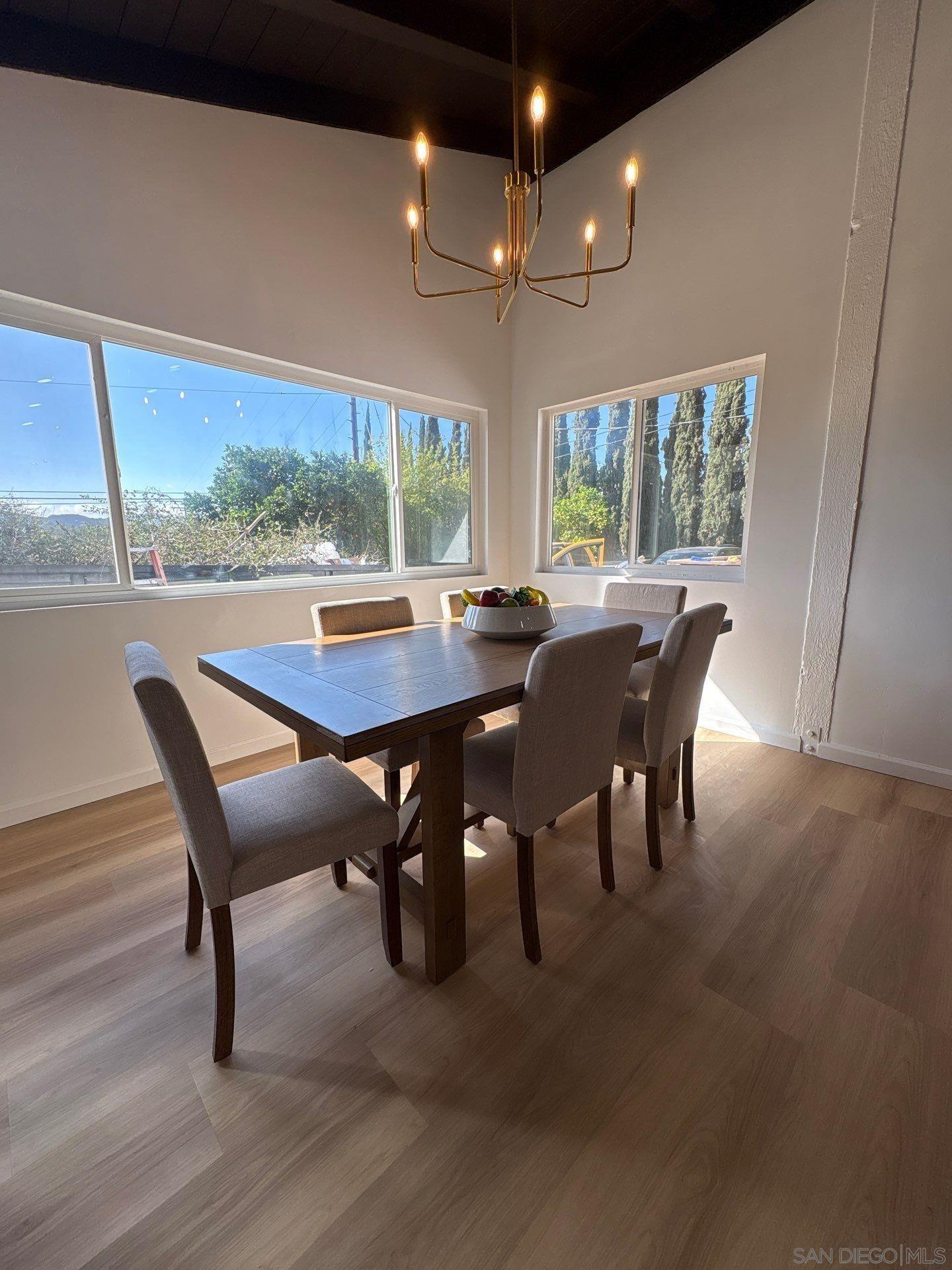 Detail Gallery Image 8 of 23 For 1172  North Ave, Escondido,  CA 92026 - 3 Beds | 2 Baths