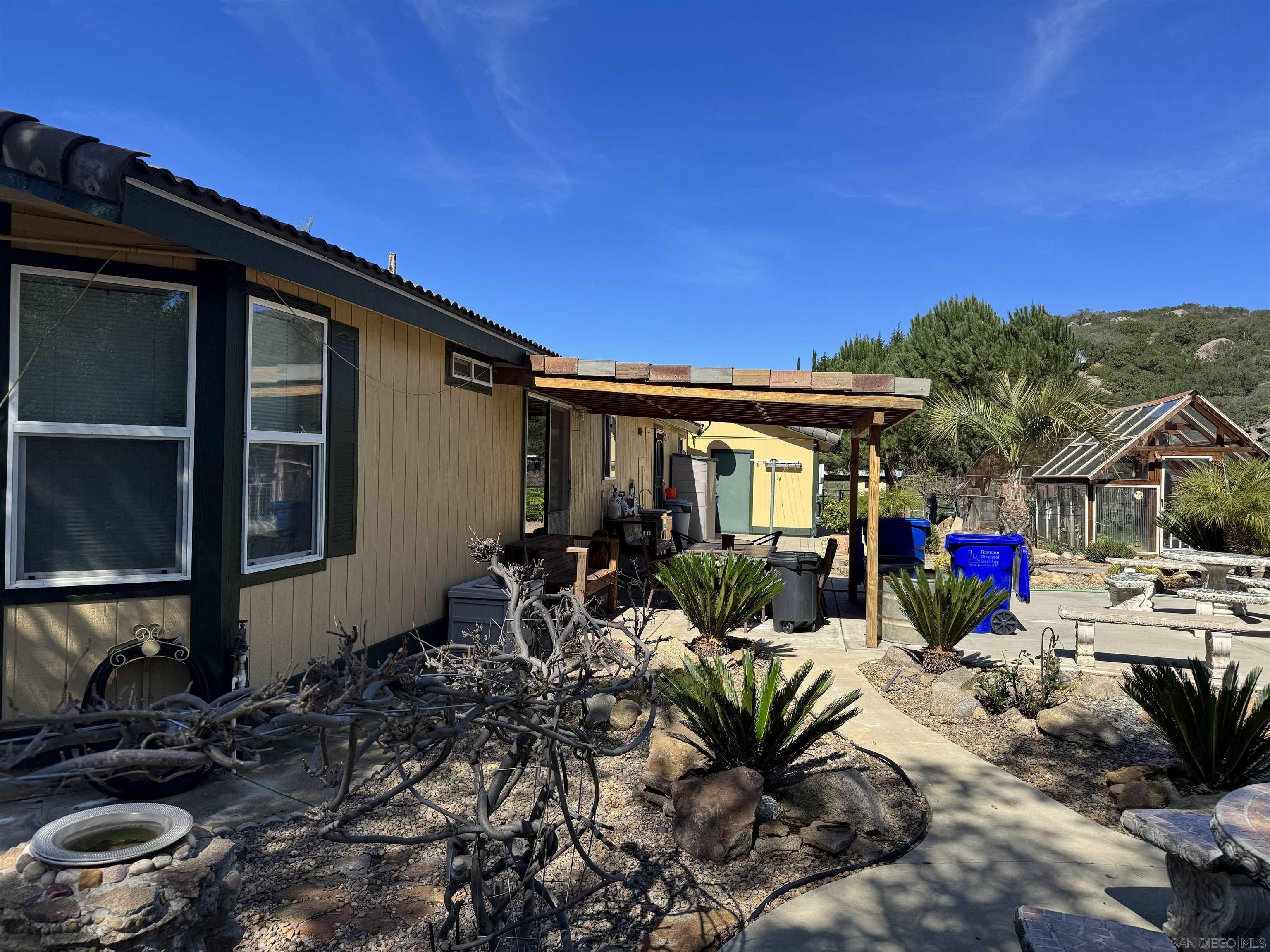 Detail Gallery Image 4 of 28 For 14959  Mussey Grade Rd, Ramona,  CA 92065 - 5 Beds | 2 Baths