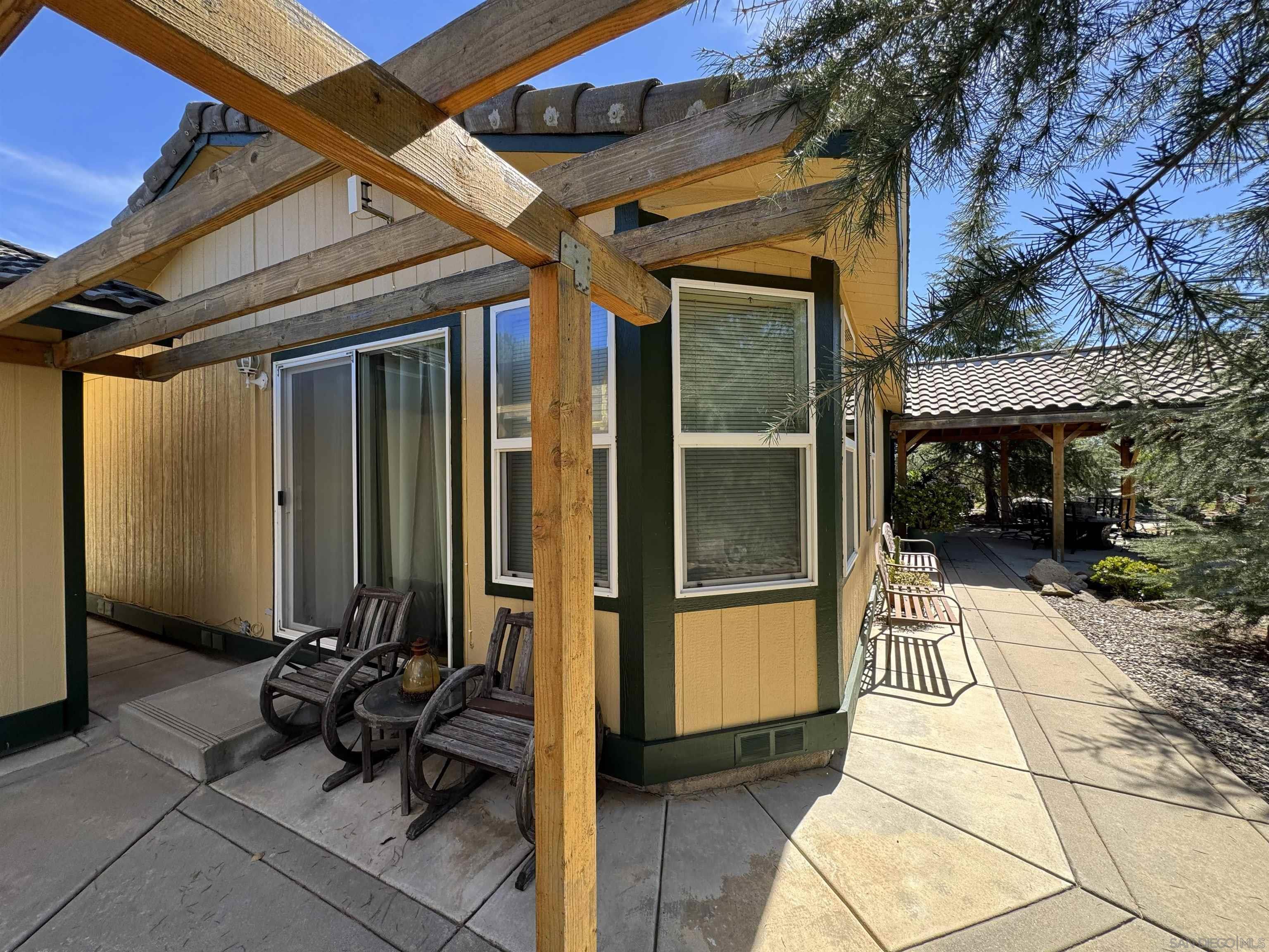 Detail Gallery Image 5 of 28 For 14959  Mussey Grade Rd, Ramona,  CA 92065 - 5 Beds | 2 Baths