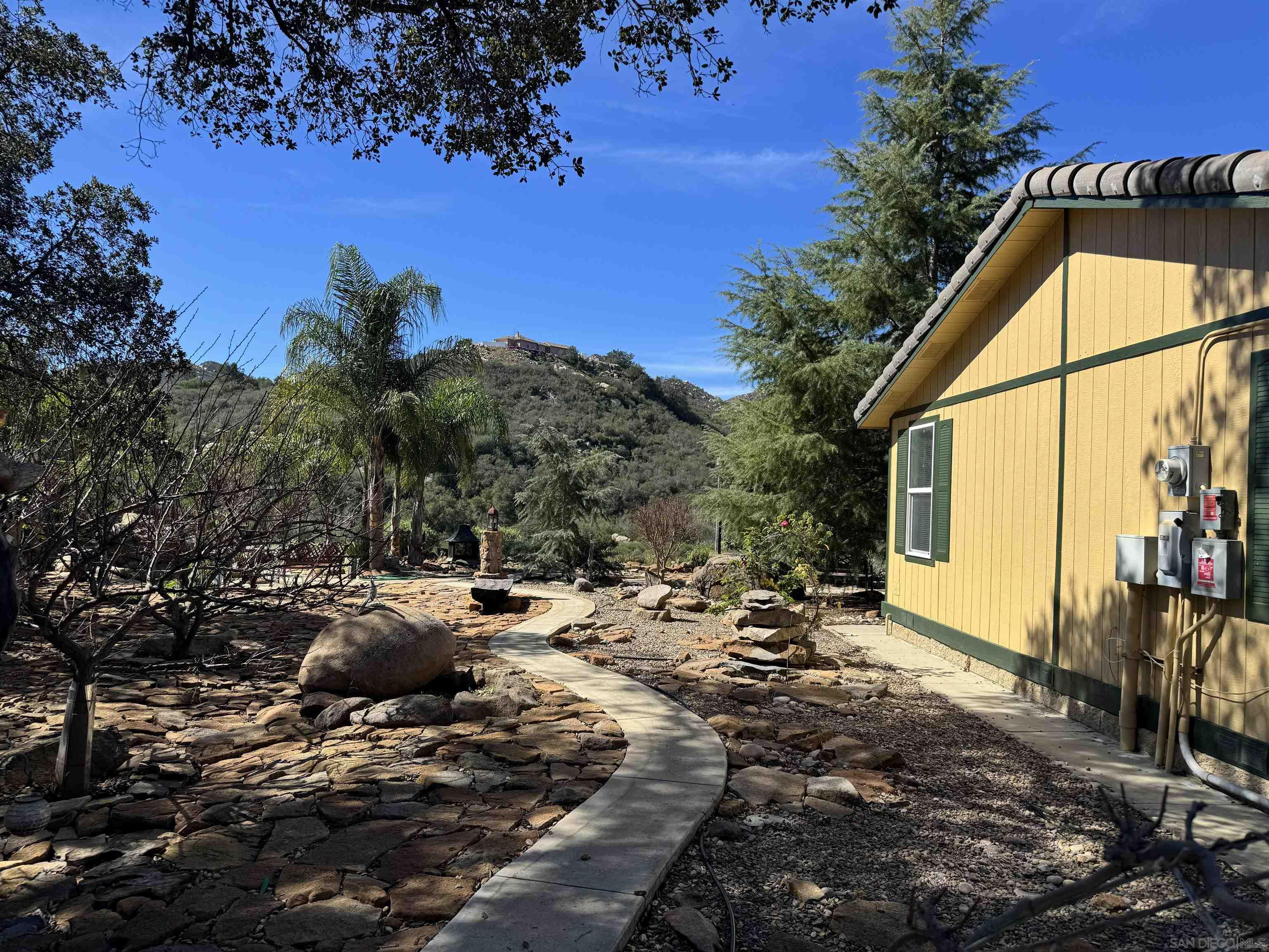 Detail Gallery Image 6 of 28 For 14959  Mussey Grade Rd, Ramona,  CA 92065 - 5 Beds | 2 Baths