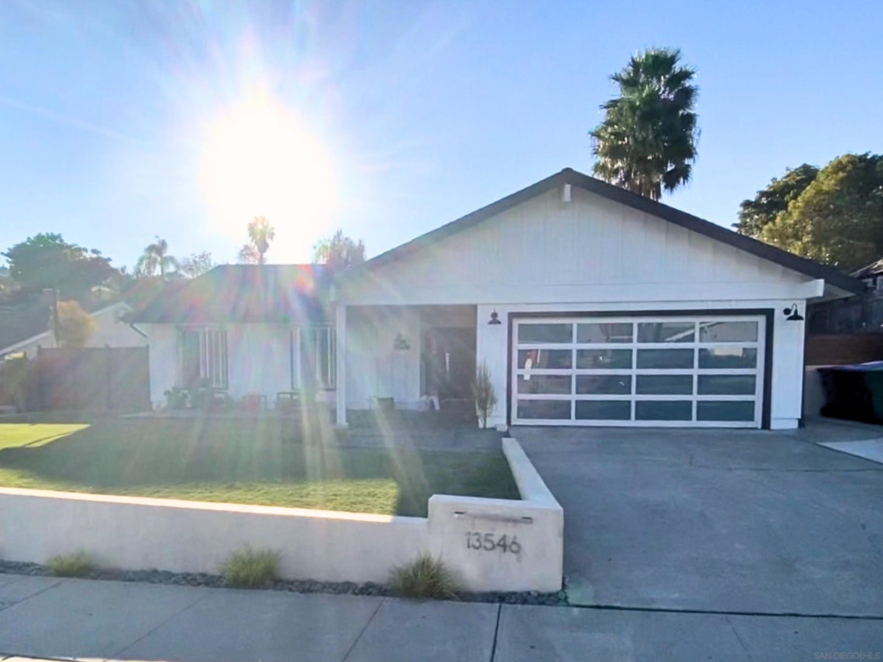 Front Image Thumbnail for SD260005563