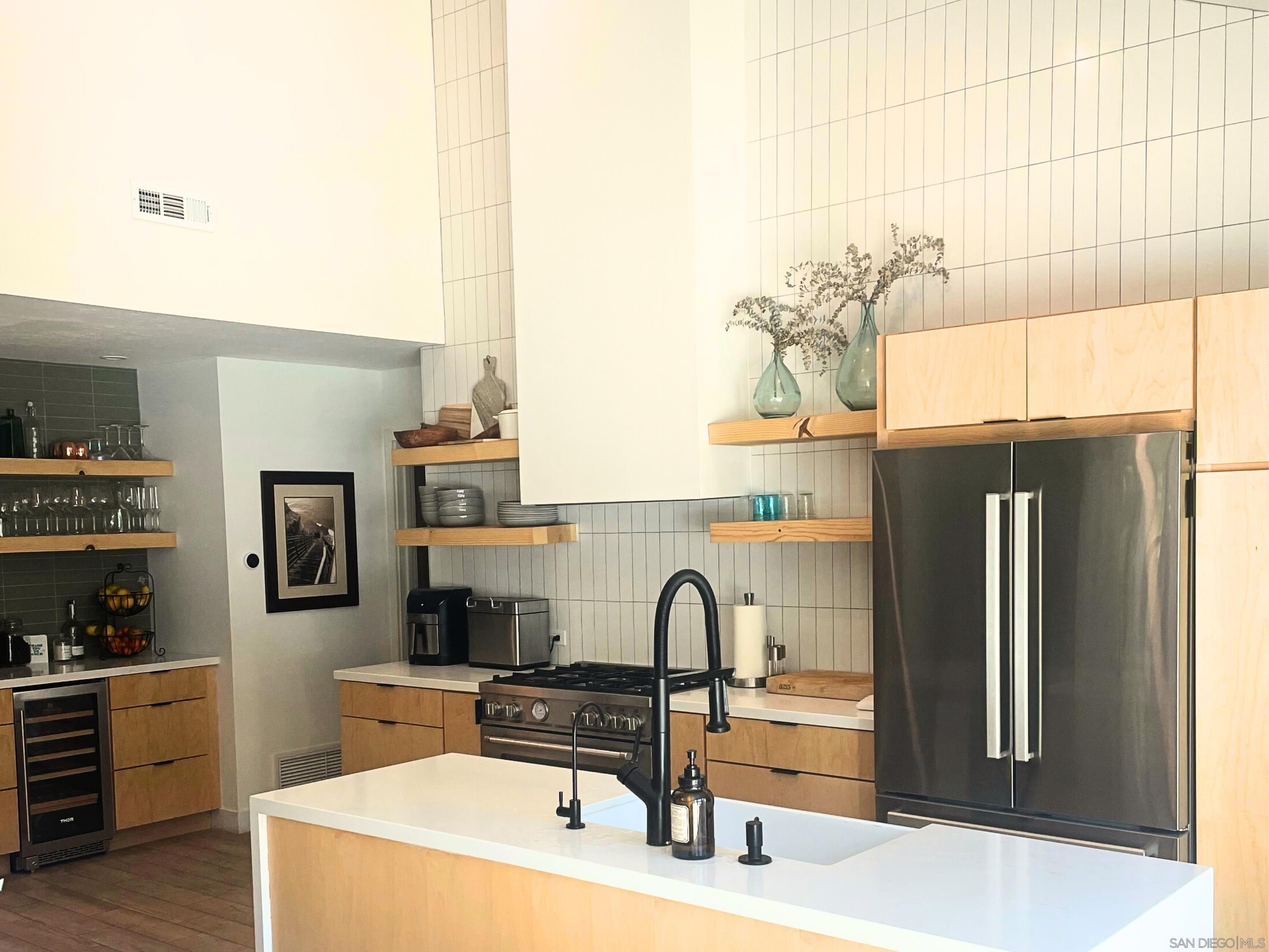 Detail Gallery Image 3 of 46 For 13546  Mango Dr, Del Mar,  CA 92014 - 5 Beds | 3 Baths