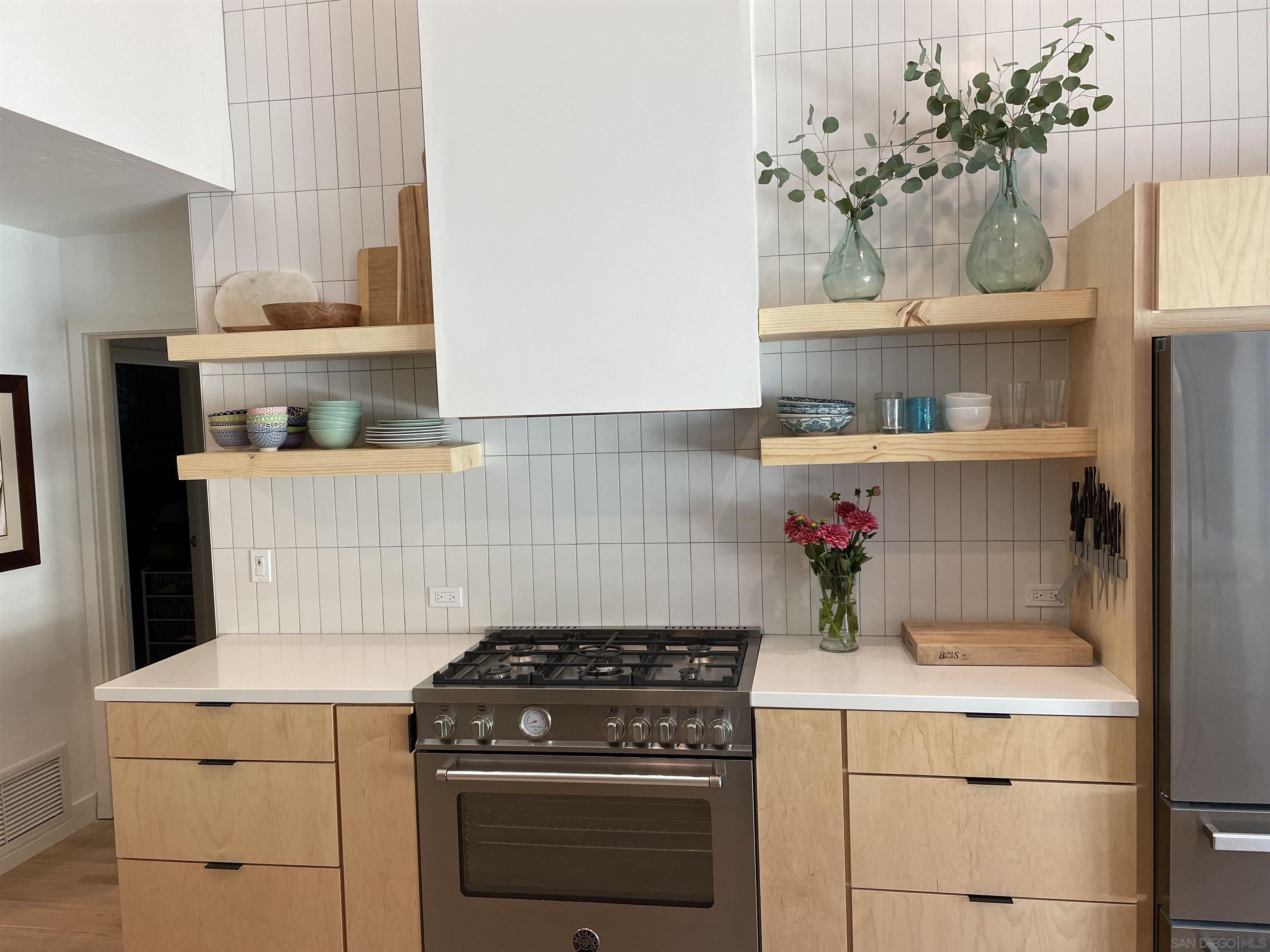 Detail Gallery Image 5 of 46 For 13546  Mango Dr, Del Mar,  CA 92014 - 5 Beds | 3 Baths