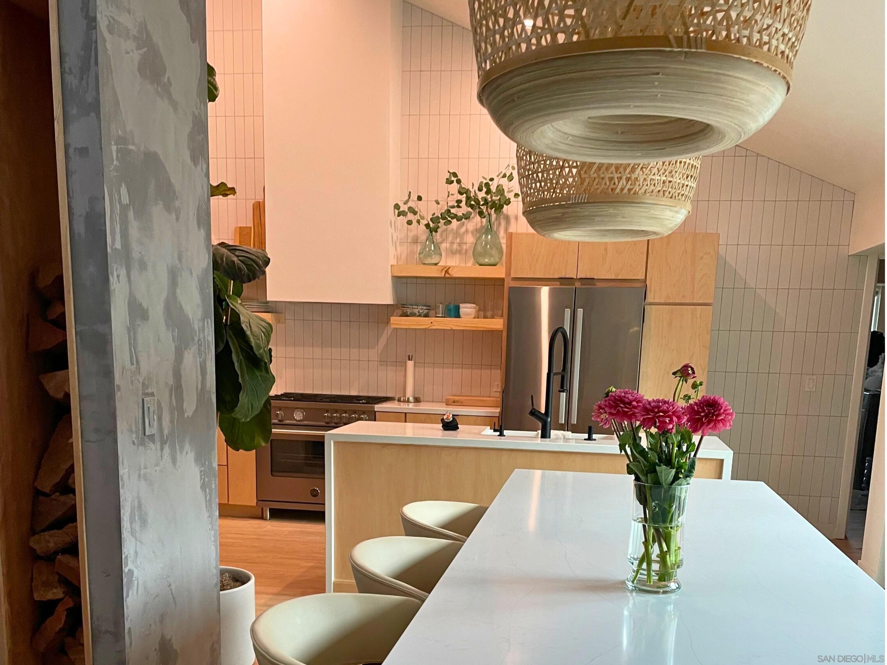 Detail Gallery Image 9 of 46 For 13546  Mango Dr, Del Mar,  CA 92014 - 5 Beds | 3 Baths