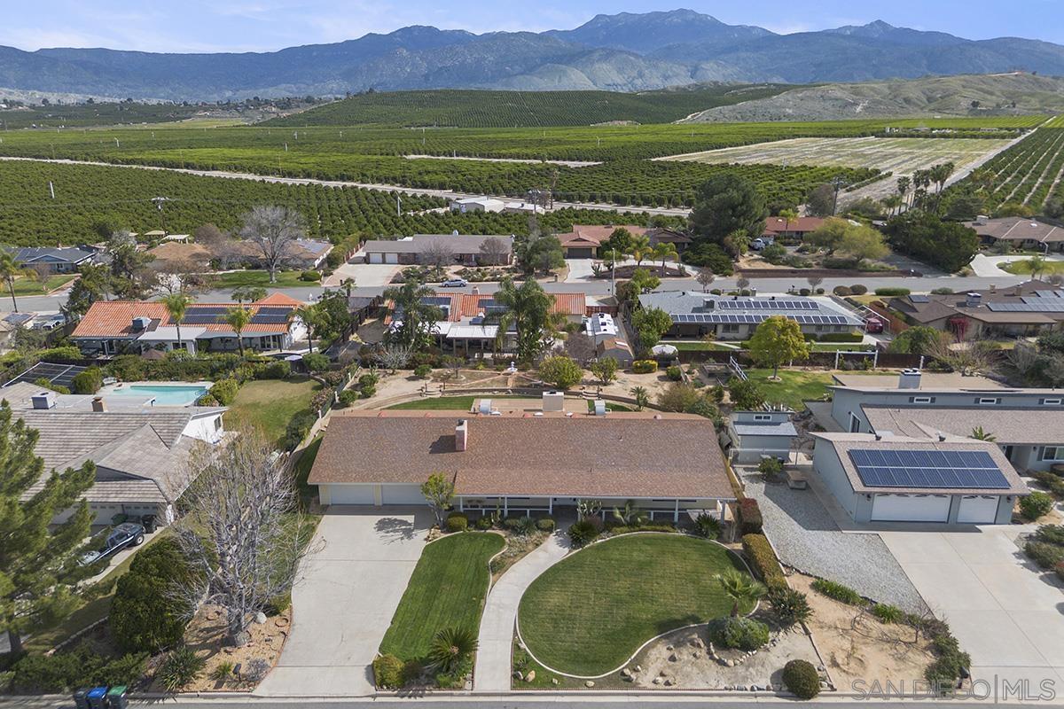 Detail Gallery Image 2 of 40 For 43860  Mandarin Drive, Hemet,  CA 92544 - 4 Beds | 2/1 Baths