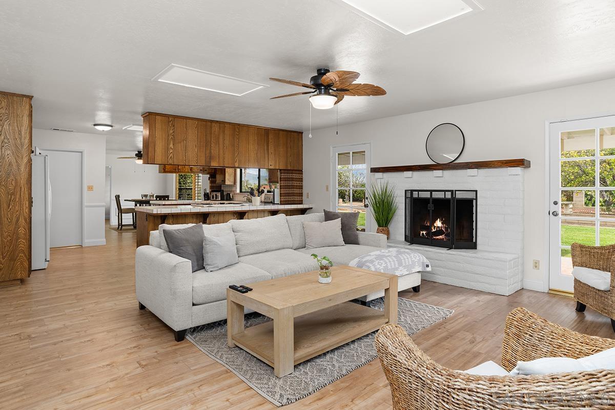 Detail Gallery Image 7 of 40 For 43860  Mandarin Drive, Hemet,  CA 92544 - 4 Beds | 2/1 Baths