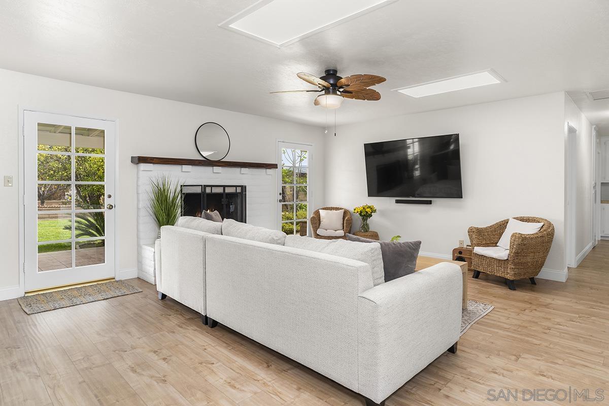 Detail Gallery Image 8 of 40 For 43860  Mandarin Drive, Hemet,  CA 92544 - 4 Beds | 2/1 Baths