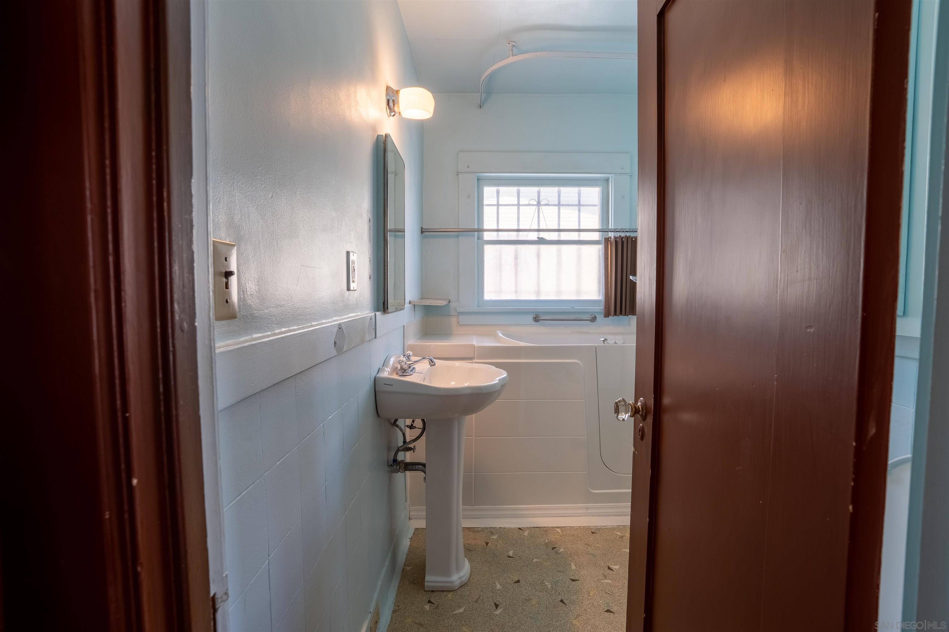 Detail Gallery Image 16 of 22 For 3626  36th St, San Diego,  CA 92104 - 2 Beds | 2 Baths