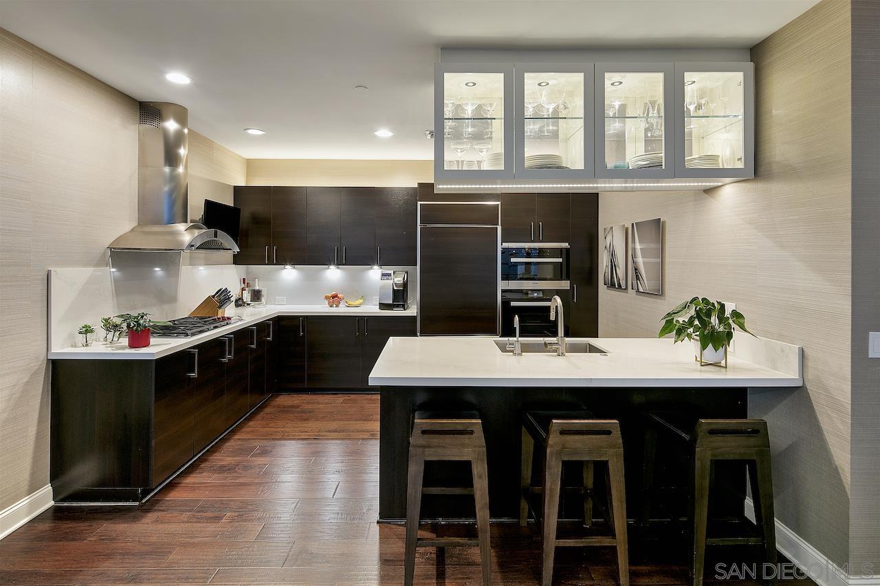 Detail Gallery Image 16 of 39 For 800  the Mark Ln  2803, San Diego,  CA 92101 - 3 Beds | 3 Baths