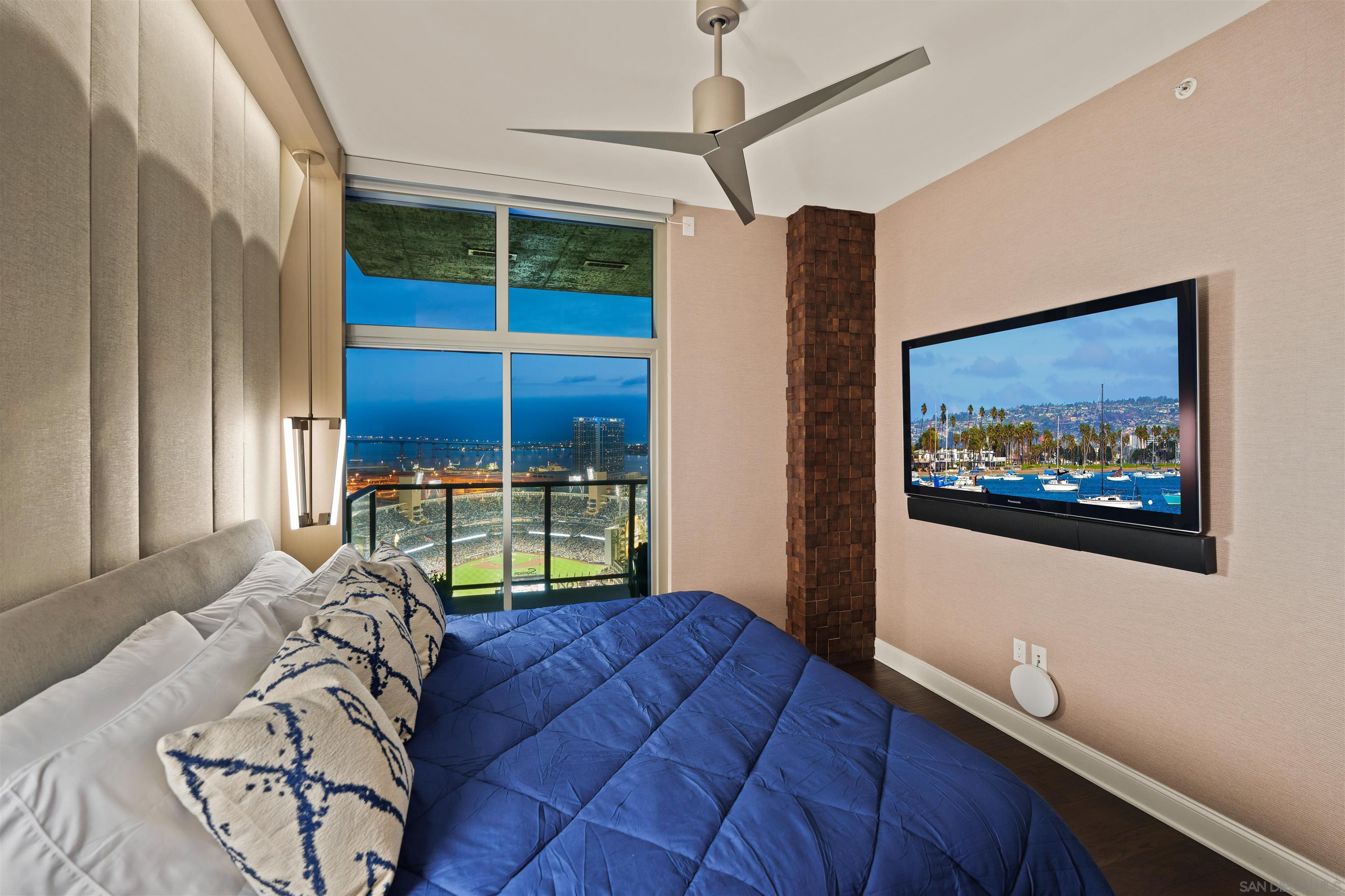 Detail Gallery Image 18 of 39 For 800  the Mark Ln  2803, San Diego,  CA 92101 - 3 Beds | 3 Baths