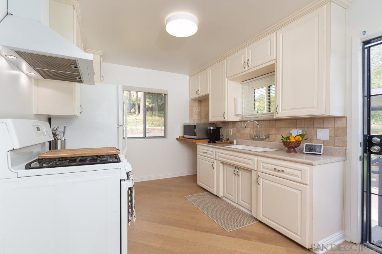 Detail Gallery Image 13 of 32 For 4550  Dickey Dr, La Mesa,  CA 91941 - 2 Beds | 1 Baths