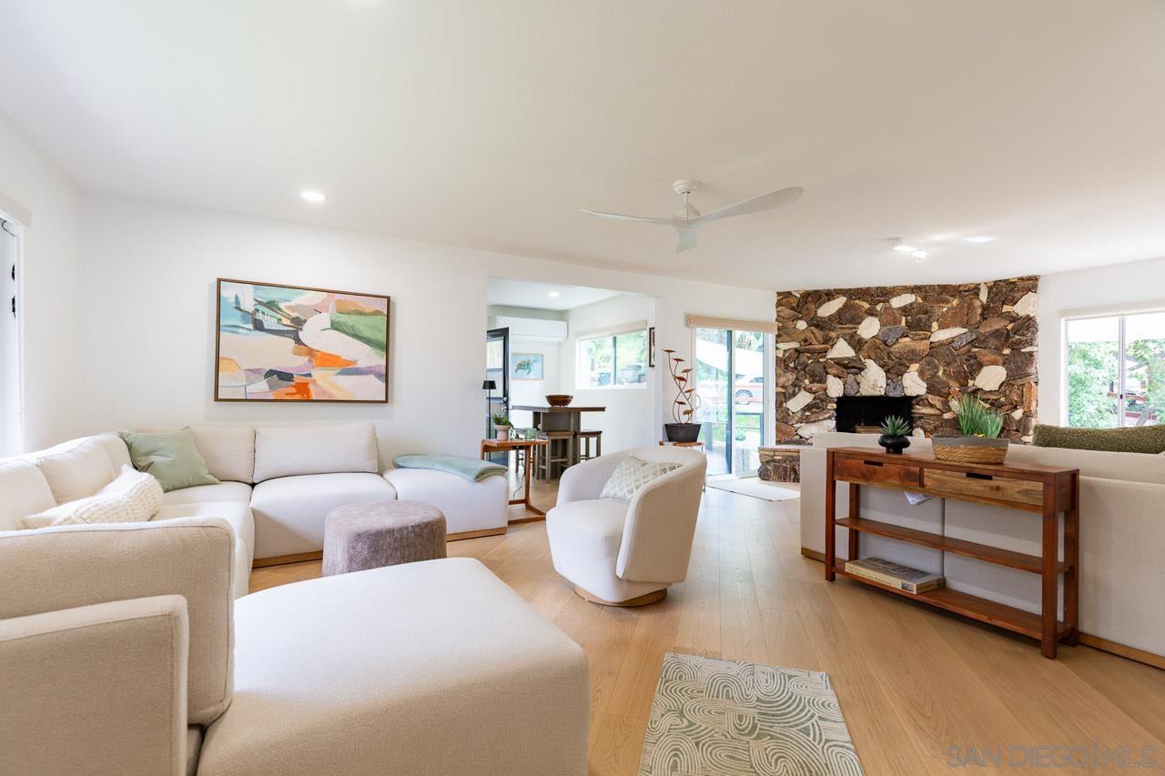 Detail Gallery Image 3 of 32 For 4550  Dickey Dr, La Mesa,  CA 91941 - 2 Beds | 1 Baths