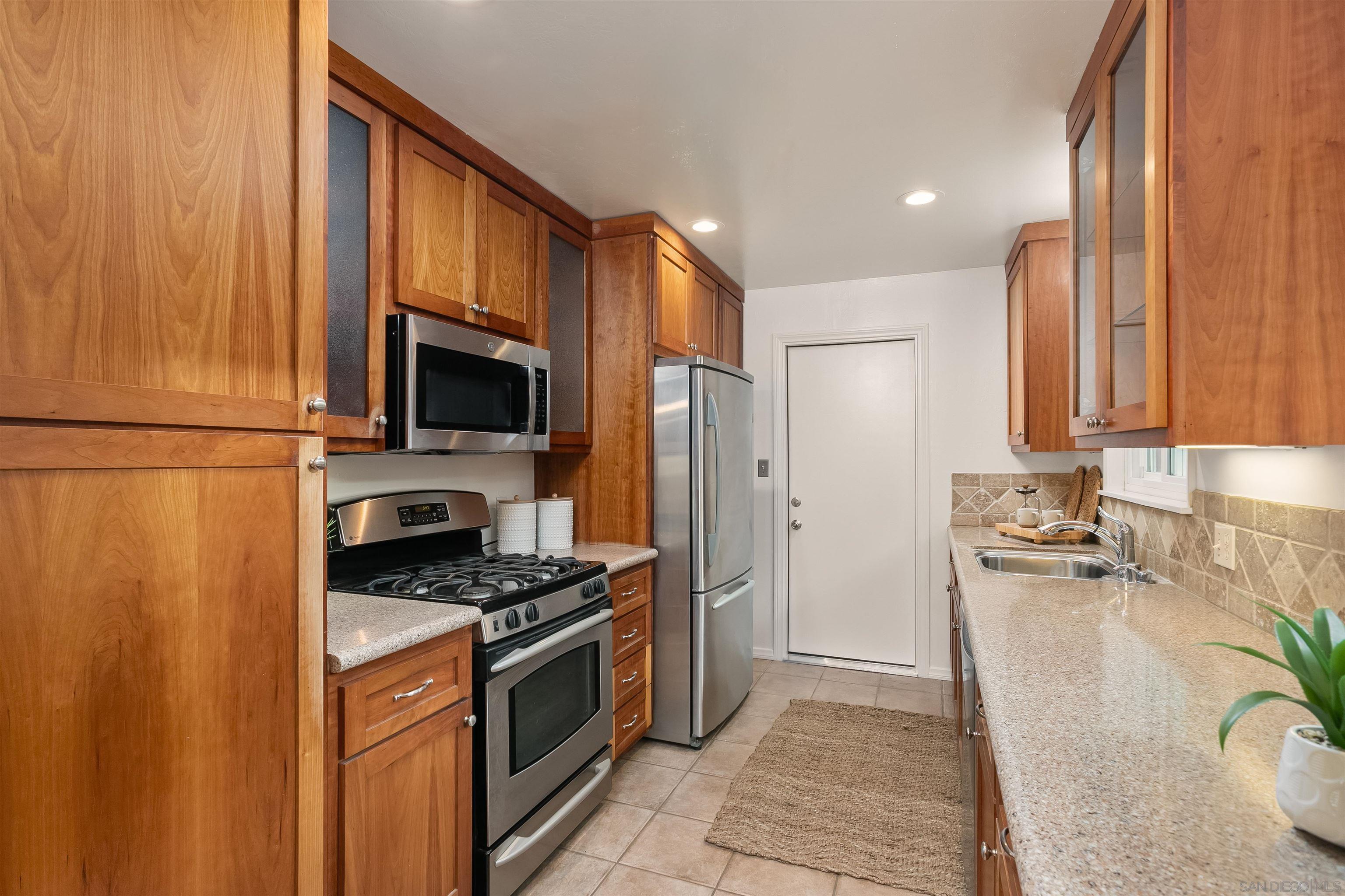 Detail Gallery Image 17 of 55 For 8170  Laird St, La Mesa,  CA 91942 - 3 Beds | 2 Baths