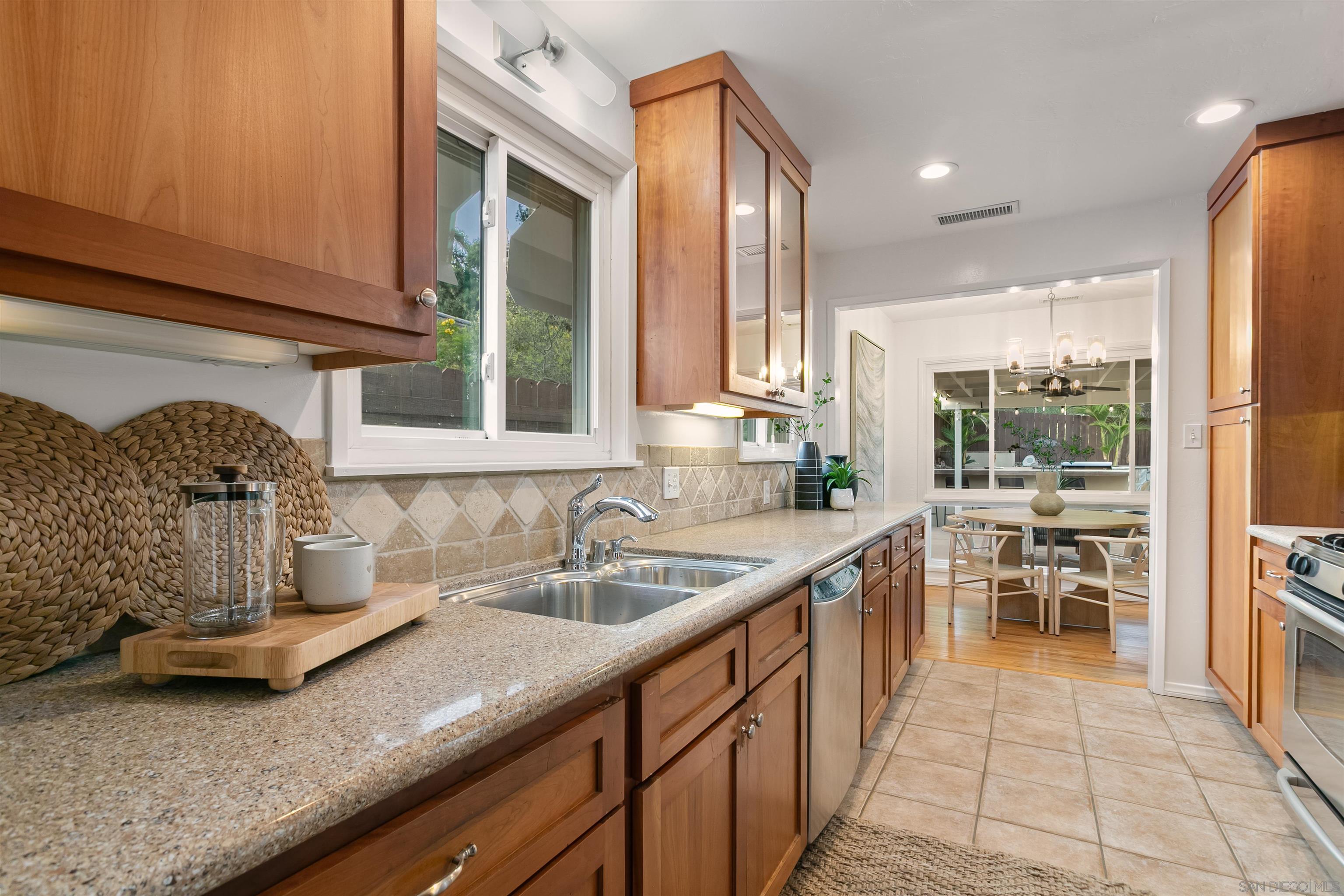 Detail Gallery Image 18 of 55 For 8170  Laird St, La Mesa,  CA 91942 - 3 Beds | 2 Baths