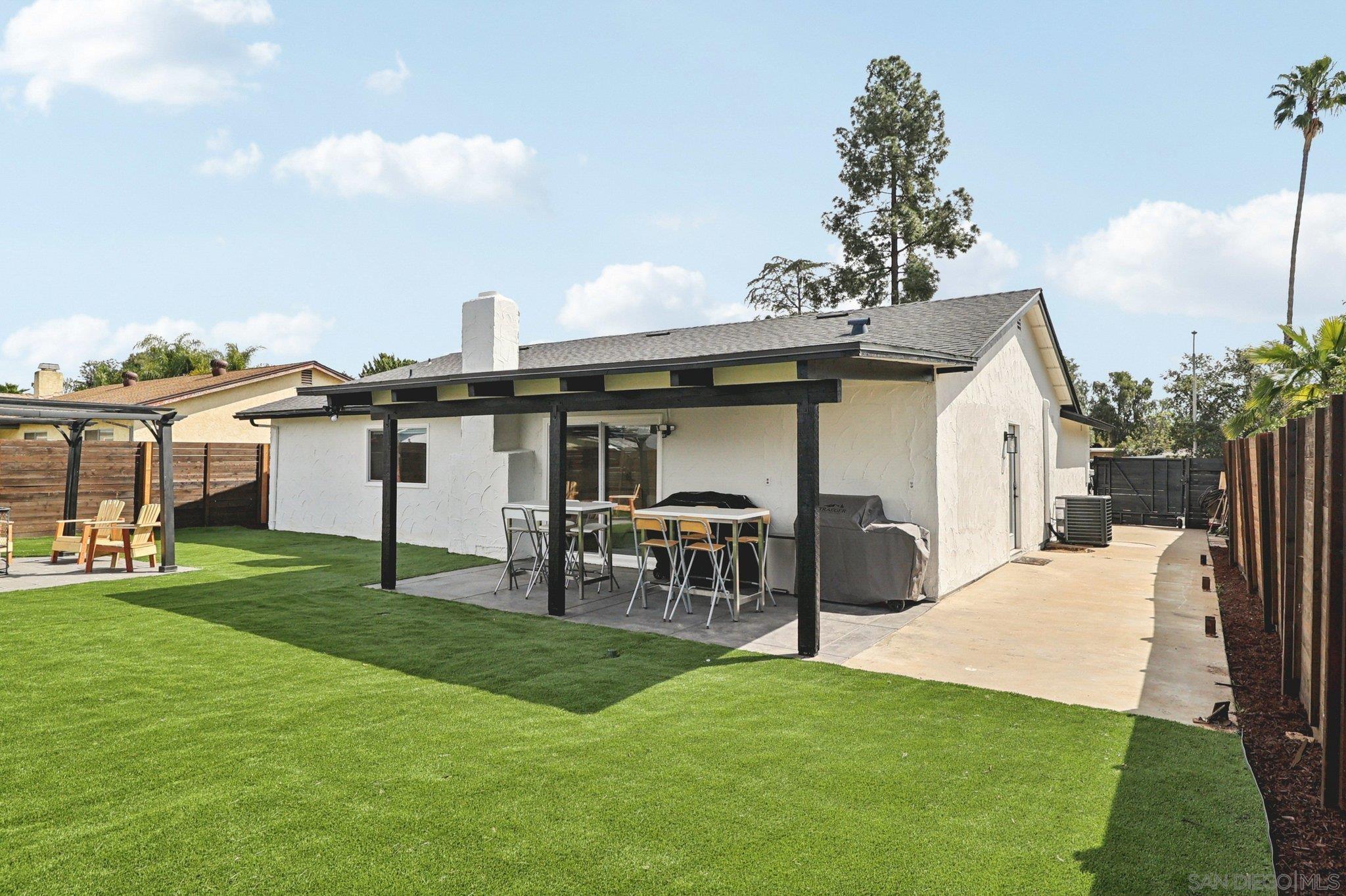 Detail Gallery Image 18 of 20 For 2016  Oak Hill Dr, Escondido,  CA 92027 - 3 Beds | 2 Baths