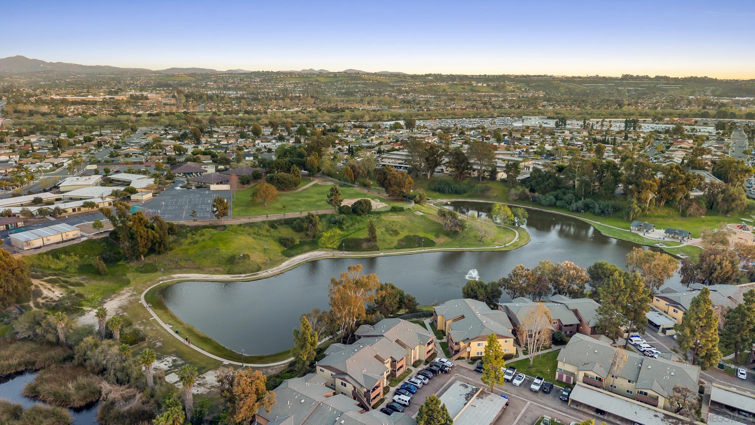 Detail Gallery Image 2 of 22 For 522  Calle Montecito  #114,  Oceanside,  CA 92057 - 2 Beds | 2 Baths