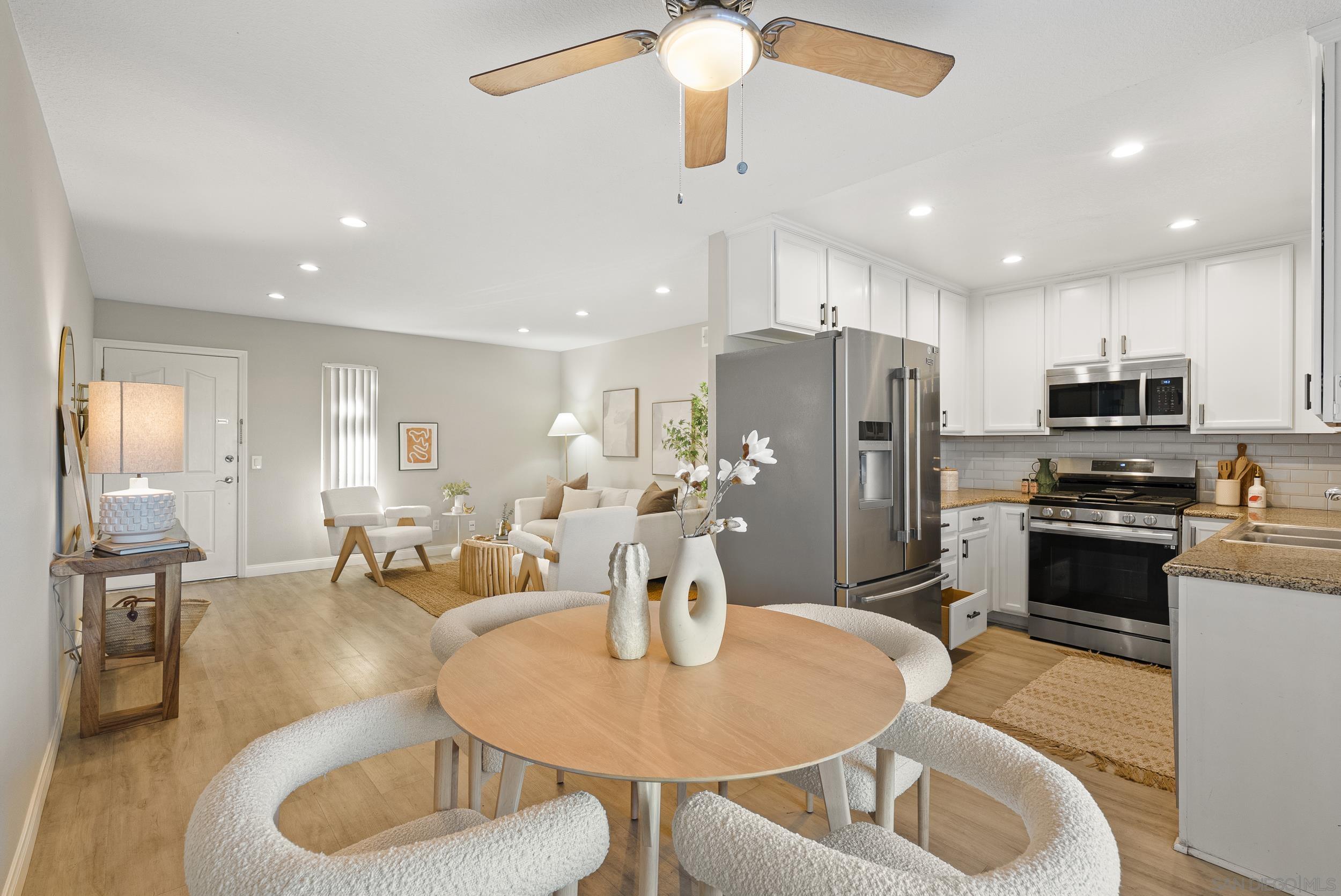 Detail Gallery Image 7 of 22 For 522  Calle Montecito  #114,  Oceanside,  CA 92057 - 2 Beds | 2 Baths