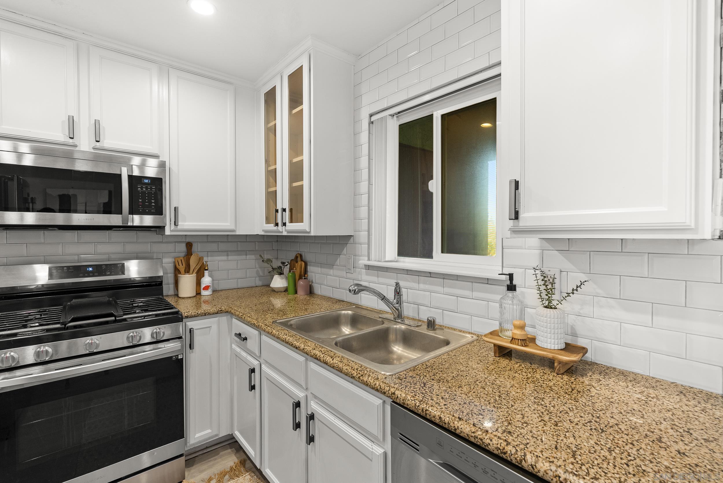 Detail Gallery Image 8 of 22 For 522  Calle Montecito  #114,  Oceanside,  CA 92057 - 2 Beds | 2 Baths