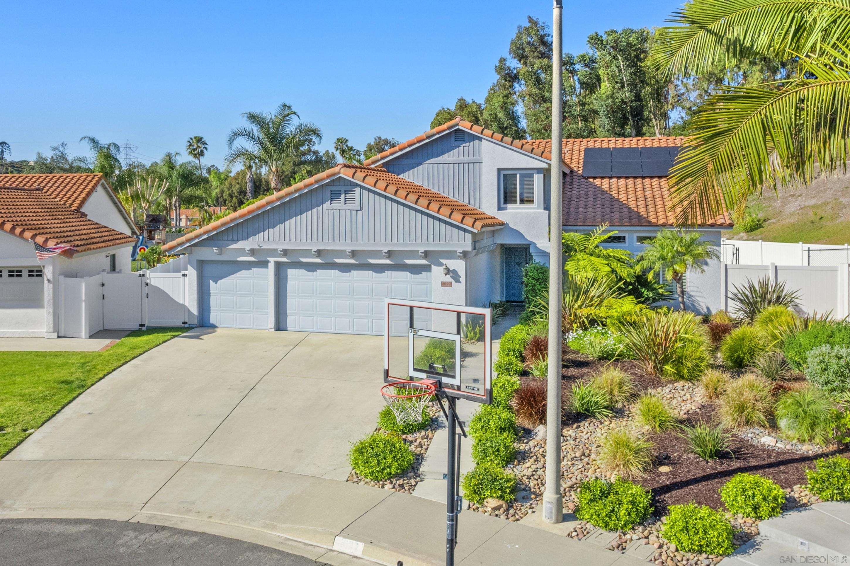 Detail Gallery Image 2 of 56 For 2622  Half Dome Pl, Carlsbad,  CA 92010 - 4 Beds | 3 Baths