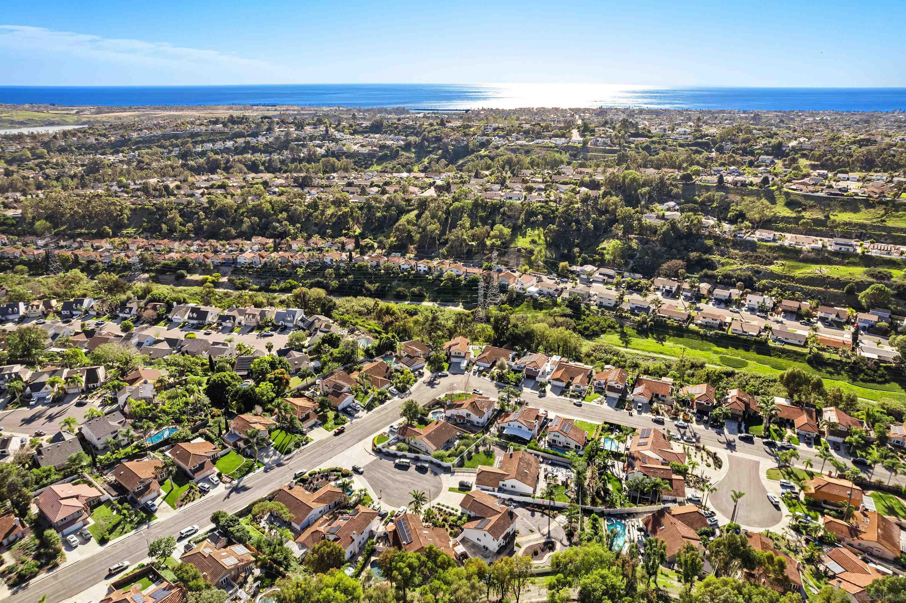 Detail Gallery Image 11 of 56 For 2622  Half Dome Pl, Carlsbad,  CA 92010 - 4 Beds | 3 Baths