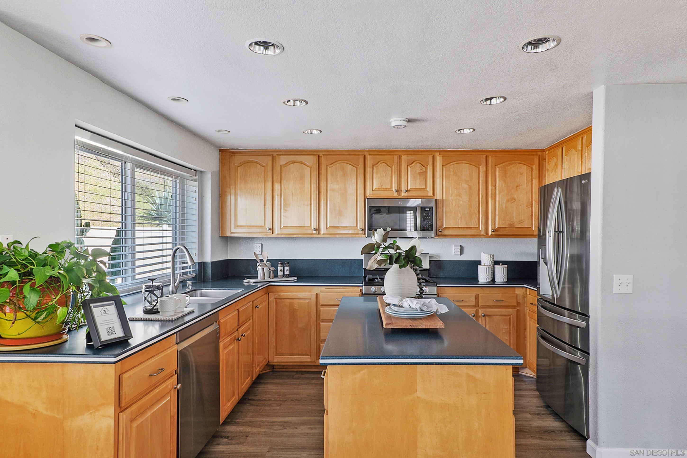 Detail Gallery Image 31 of 56 For 2622  Half Dome Pl, Carlsbad,  CA 92010 - 4 Beds | 3 Baths