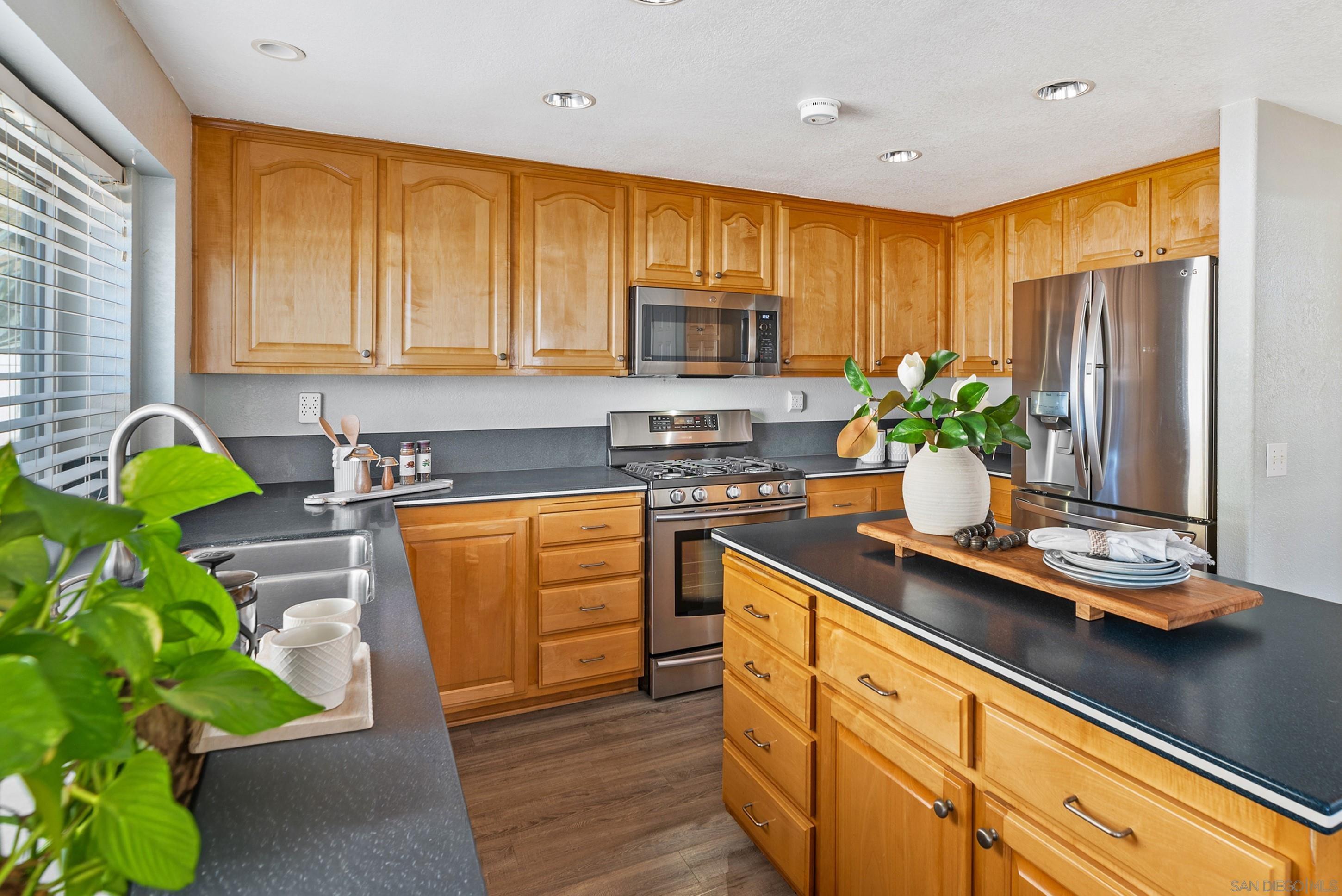 Detail Gallery Image 33 of 56 For 2622  Half Dome Pl, Carlsbad,  CA 92010 - 4 Beds | 3 Baths