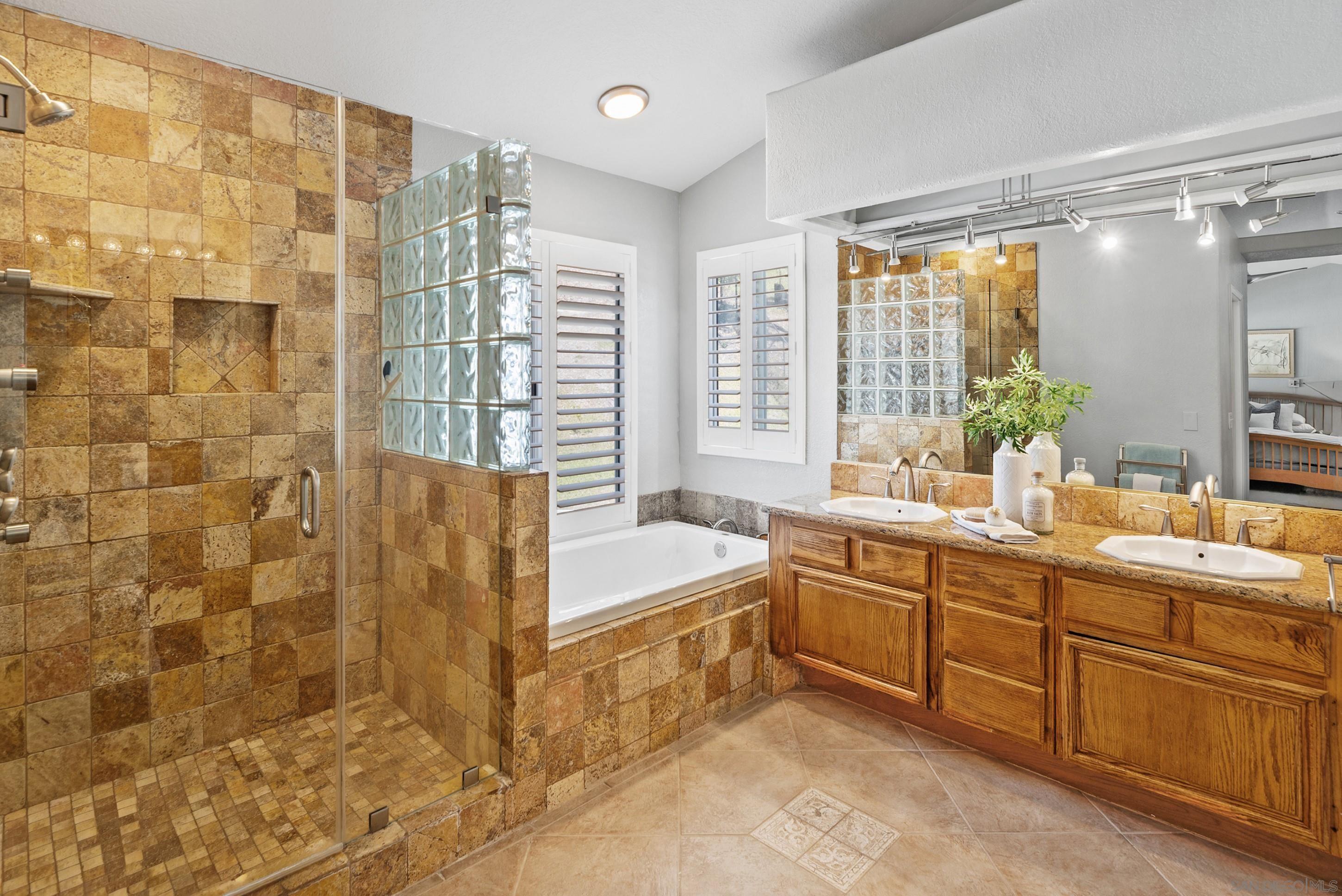 Detail Gallery Image 37 of 56 For 2622  Half Dome Pl, Carlsbad,  CA 92010 - 4 Beds | 3 Baths