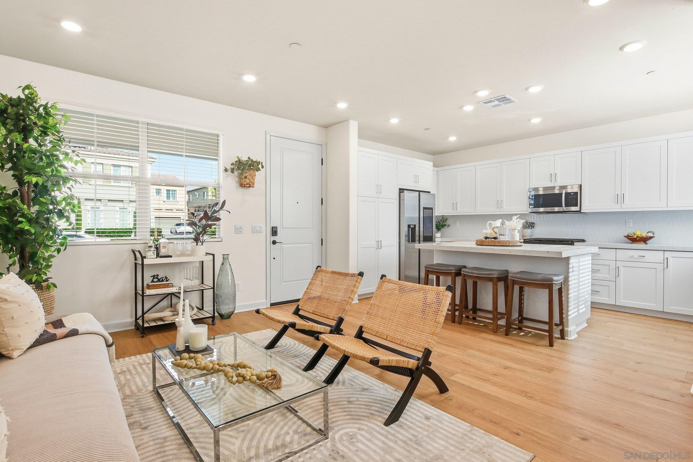 Detail Gallery Image 9 of 66 For 1512  Donze Ave, Chula Vista,  CA 91913 - 4 Beds | 3 Baths