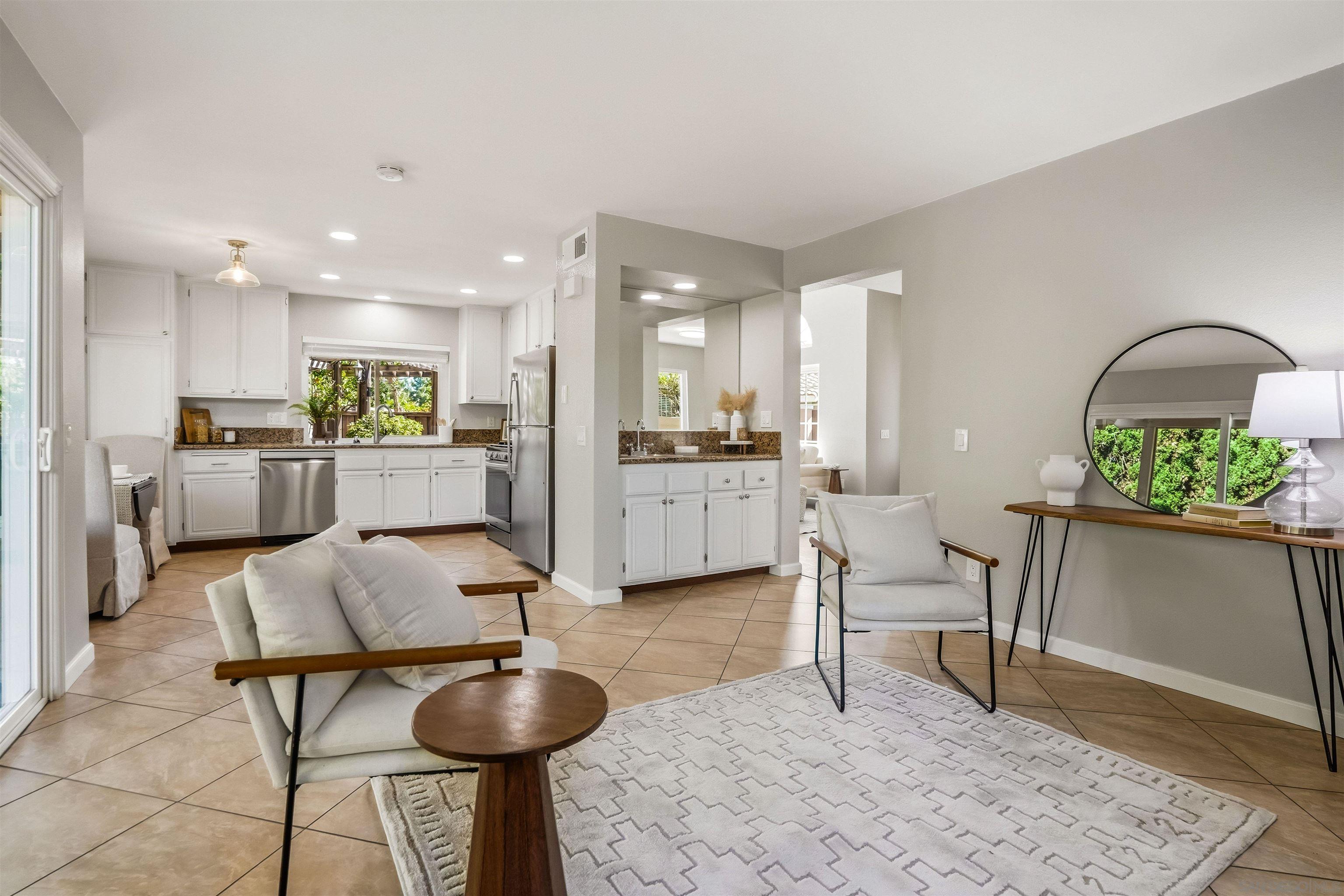 Detail Gallery Image 13 of 34 For 10684  Stanwell Pl, San Diego,  CA 92126 - 4 Beds | 2/1 Baths