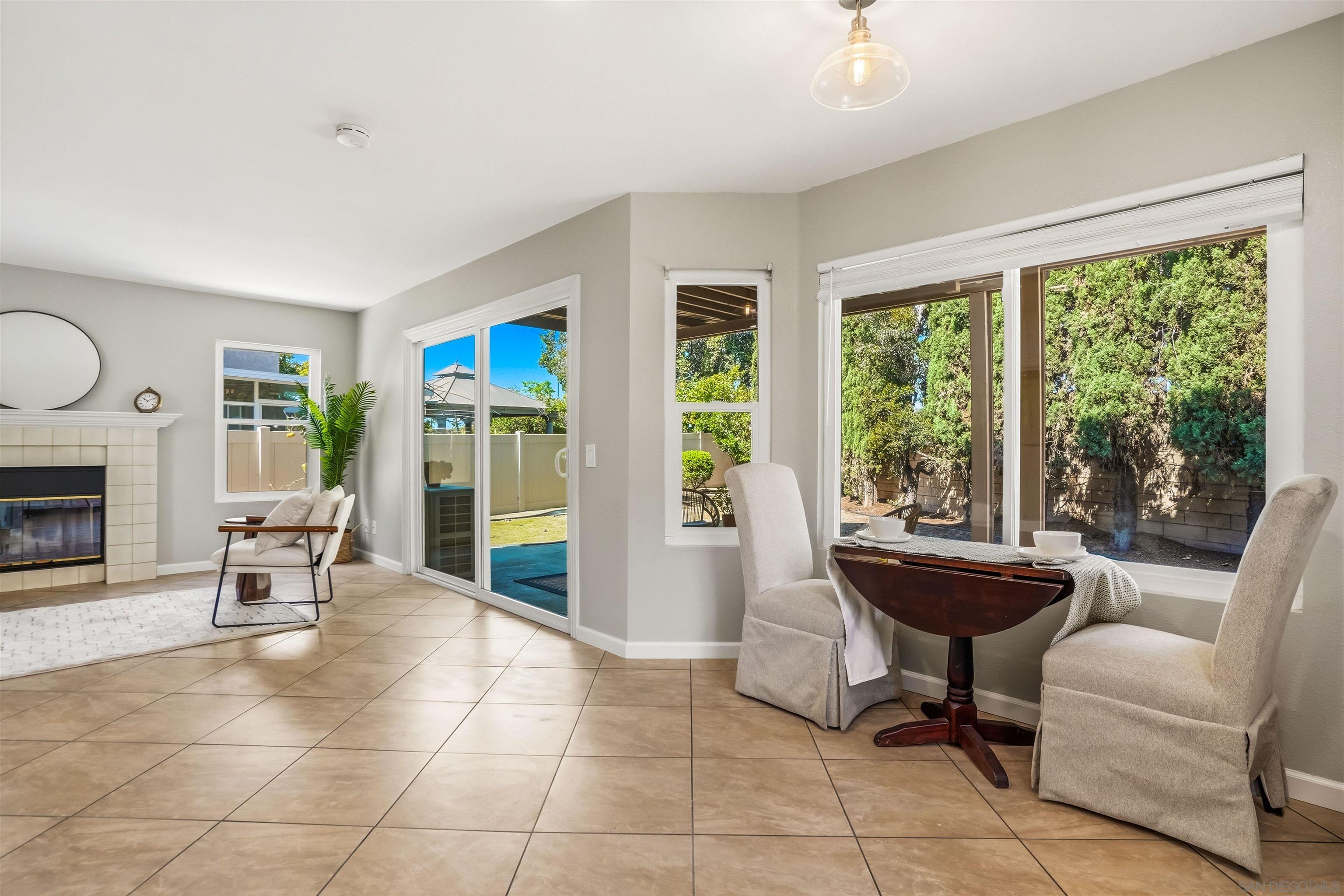 Detail Gallery Image 15 of 34 For 10684  Stanwell Pl, San Diego,  CA 92126 - 4 Beds | 2/1 Baths