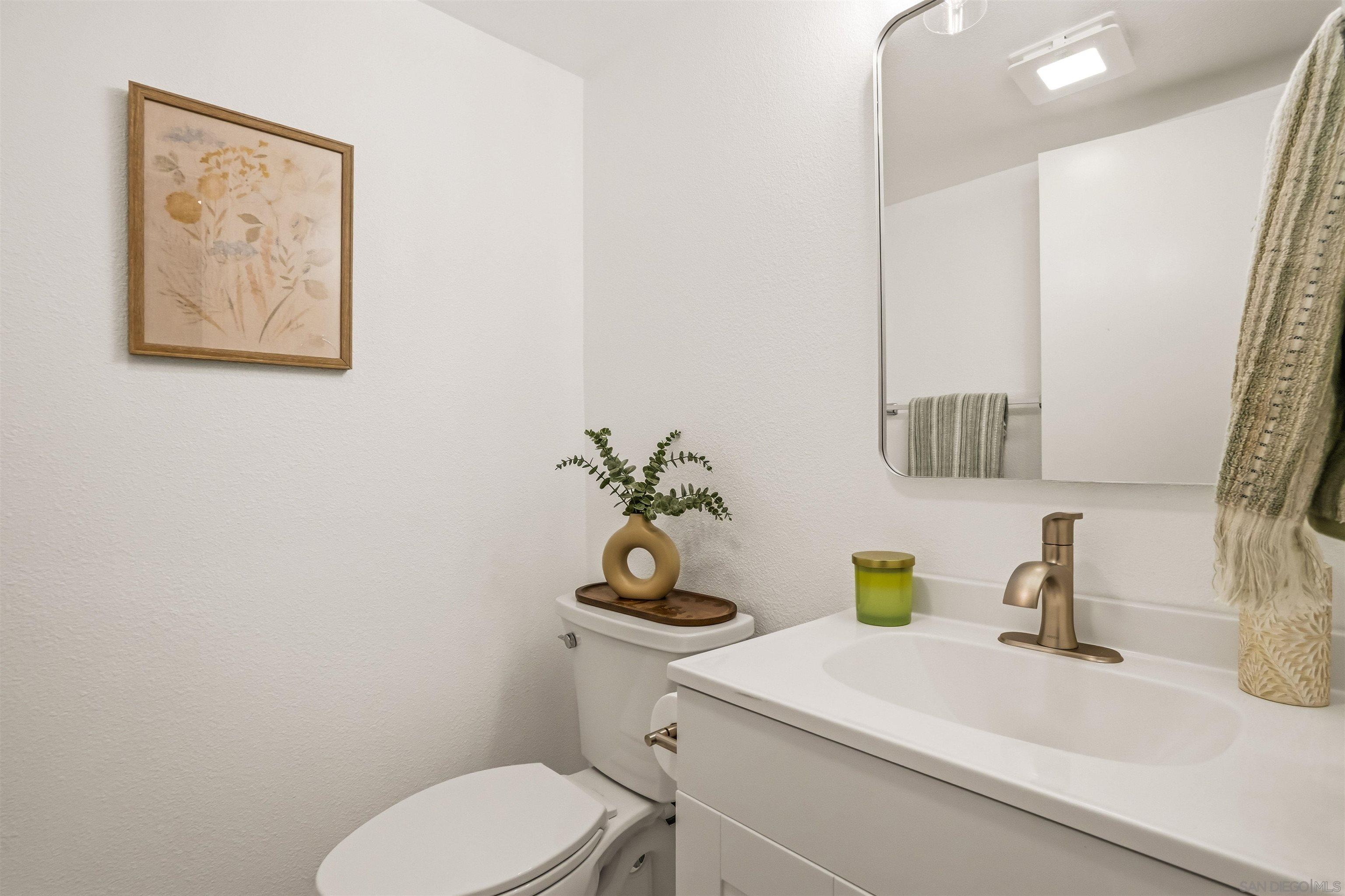 Detail Gallery Image 17 of 34 For 10684  Stanwell Pl, San Diego,  CA 92126 - 4 Beds | 2/1 Baths