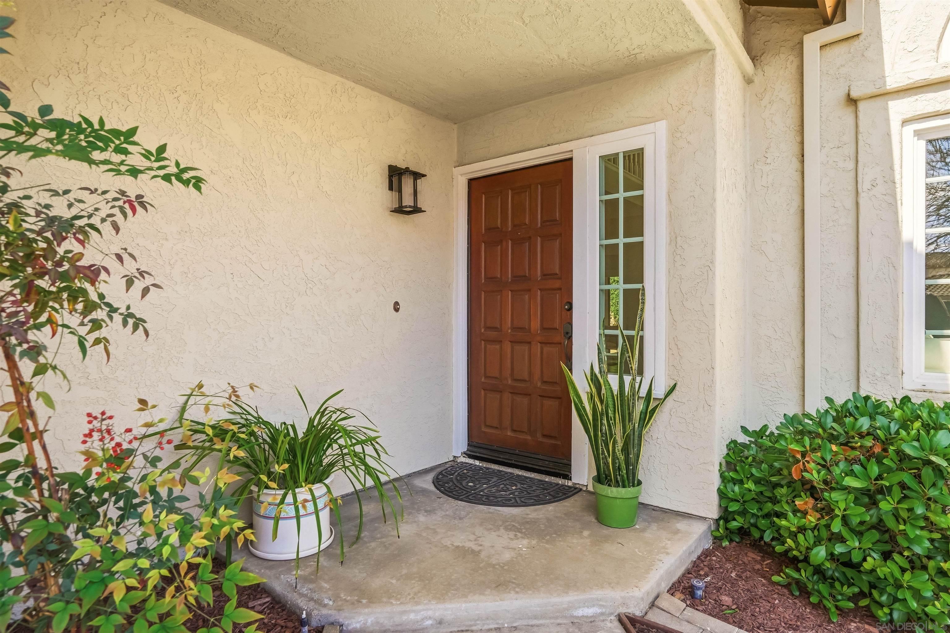 Detail Gallery Image 3 of 34 For 10684  Stanwell Pl, San Diego,  CA 92126 - 4 Beds | 2/1 Baths