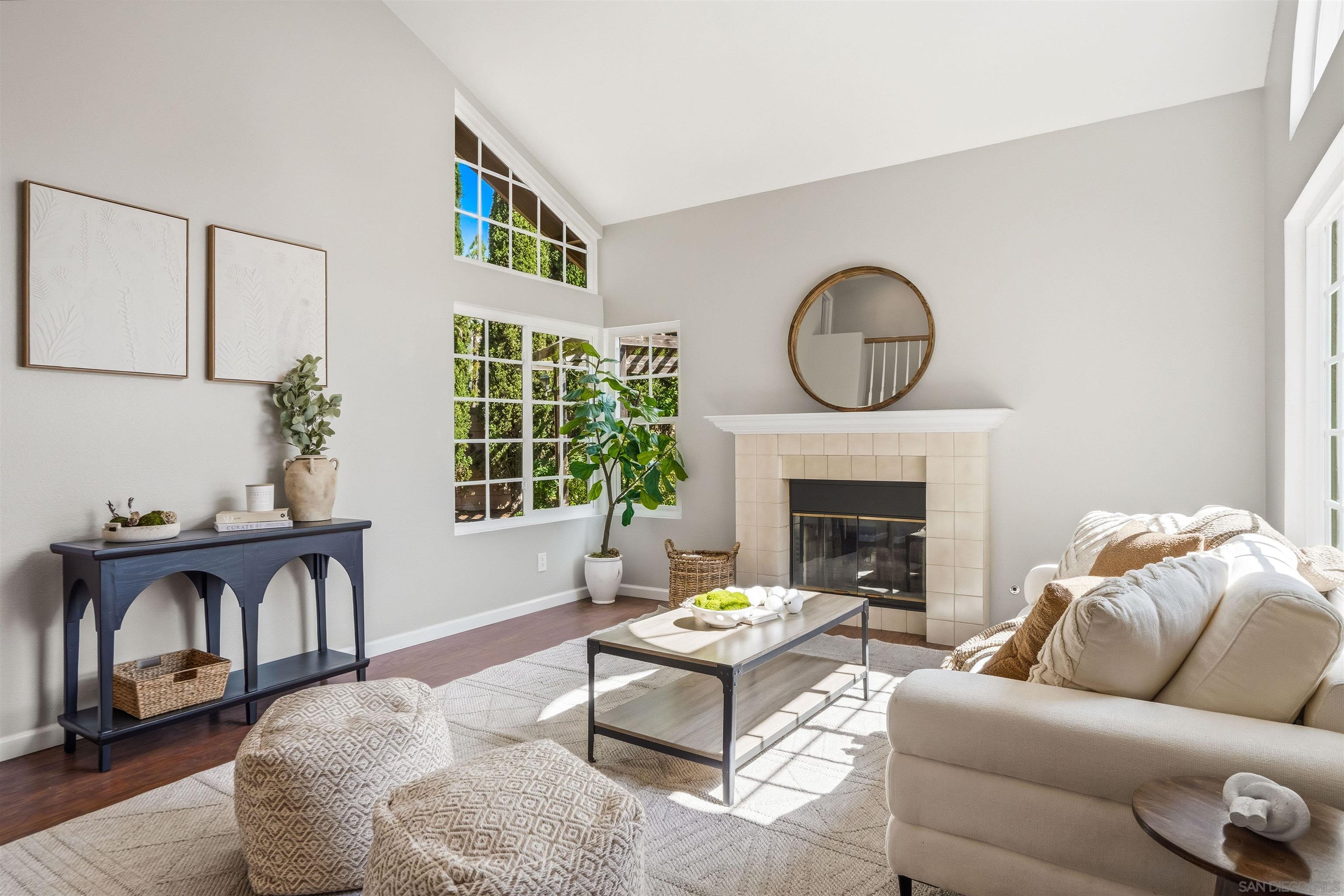 Detail Gallery Image 4 of 34 For 10684  Stanwell Pl, San Diego,  CA 92126 - 4 Beds | 2/1 Baths