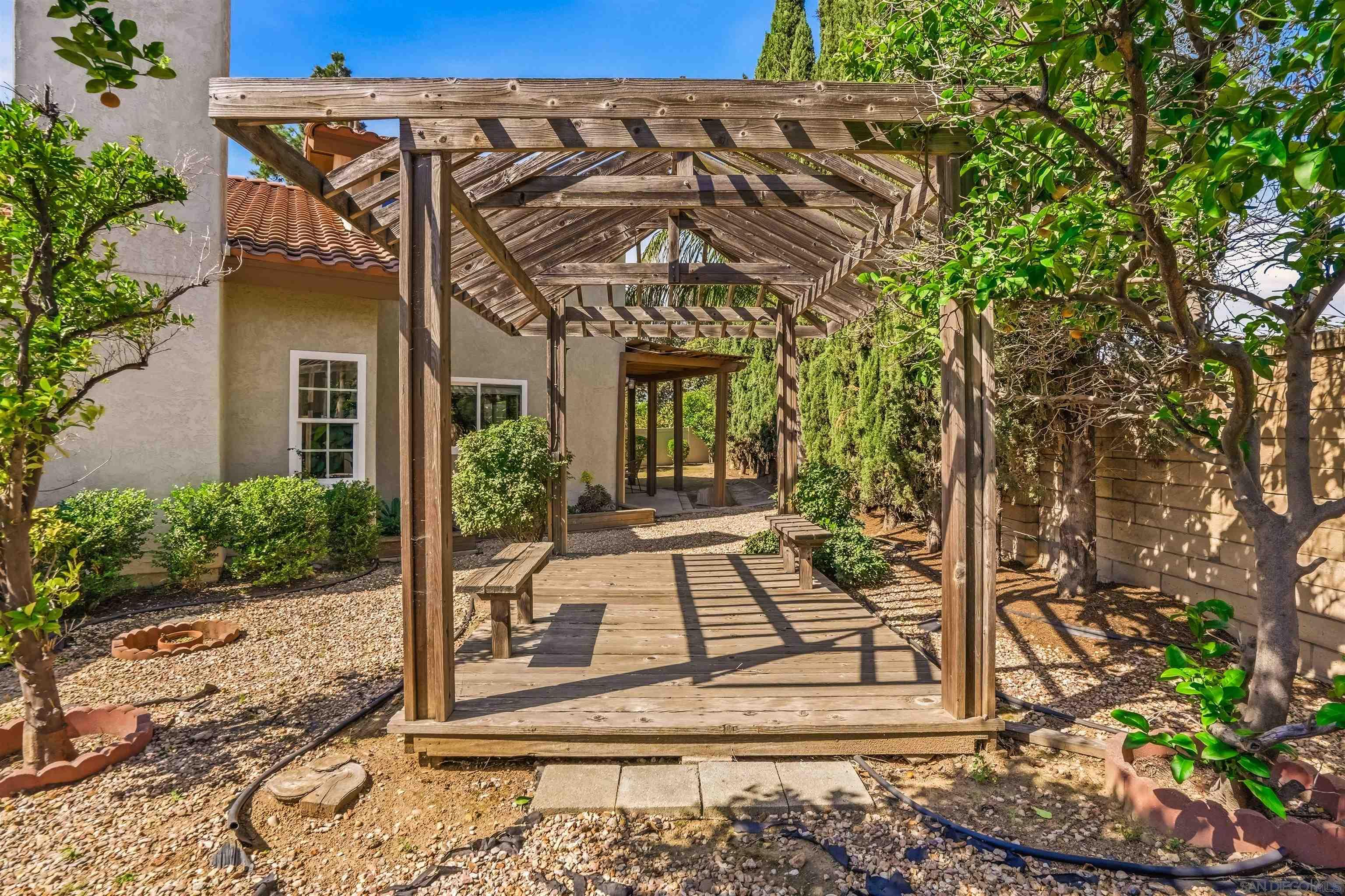 Detail Gallery Image 31 of 34 For 10684  Stanwell Pl, San Diego,  CA 92126 - 4 Beds | 2/1 Baths