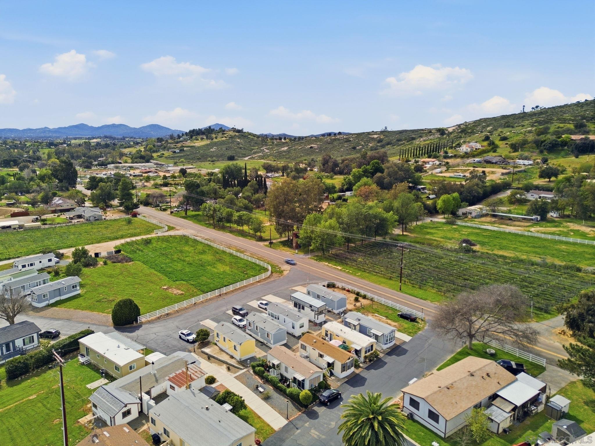 Detail Gallery Image 4 of 24 For 2030  Black Canyon Rd  Spc 12,  Ramona,  CA 92065 - 1 Beds | 1 Baths