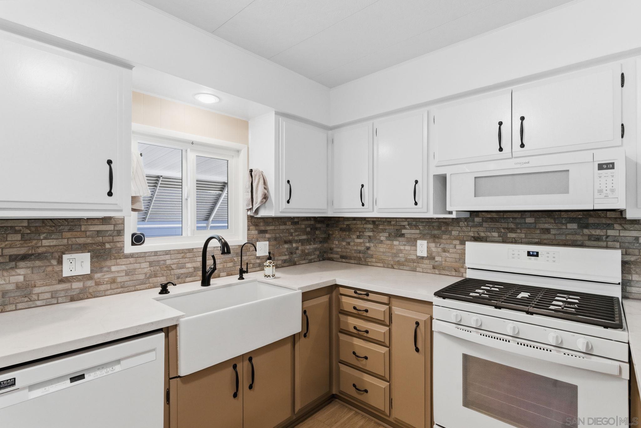 Front Image Thumbnail for SD260005581