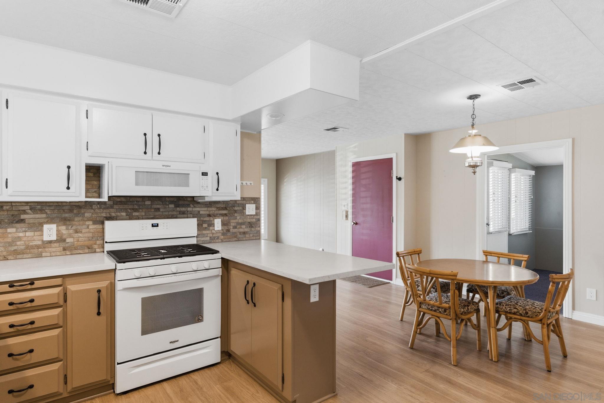 Detail Gallery Image 2 of 25 For 521  Orange Ave  34, Chula Vista,  CA 91911 - 2 Beds | 2 Baths