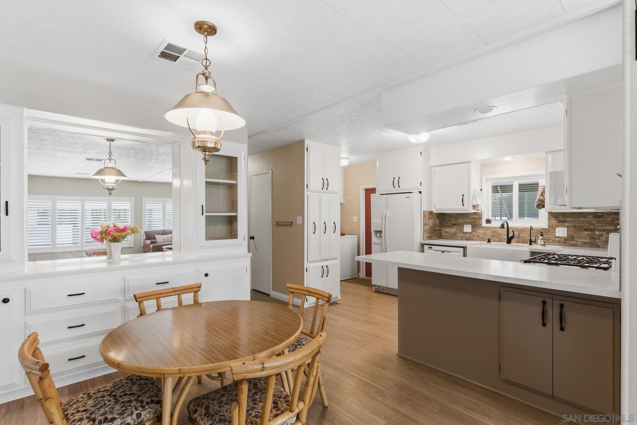 Detail Gallery Image 4 of 25 For 521  Orange Ave  34, Chula Vista,  CA 91911 - 2 Beds | 2 Baths