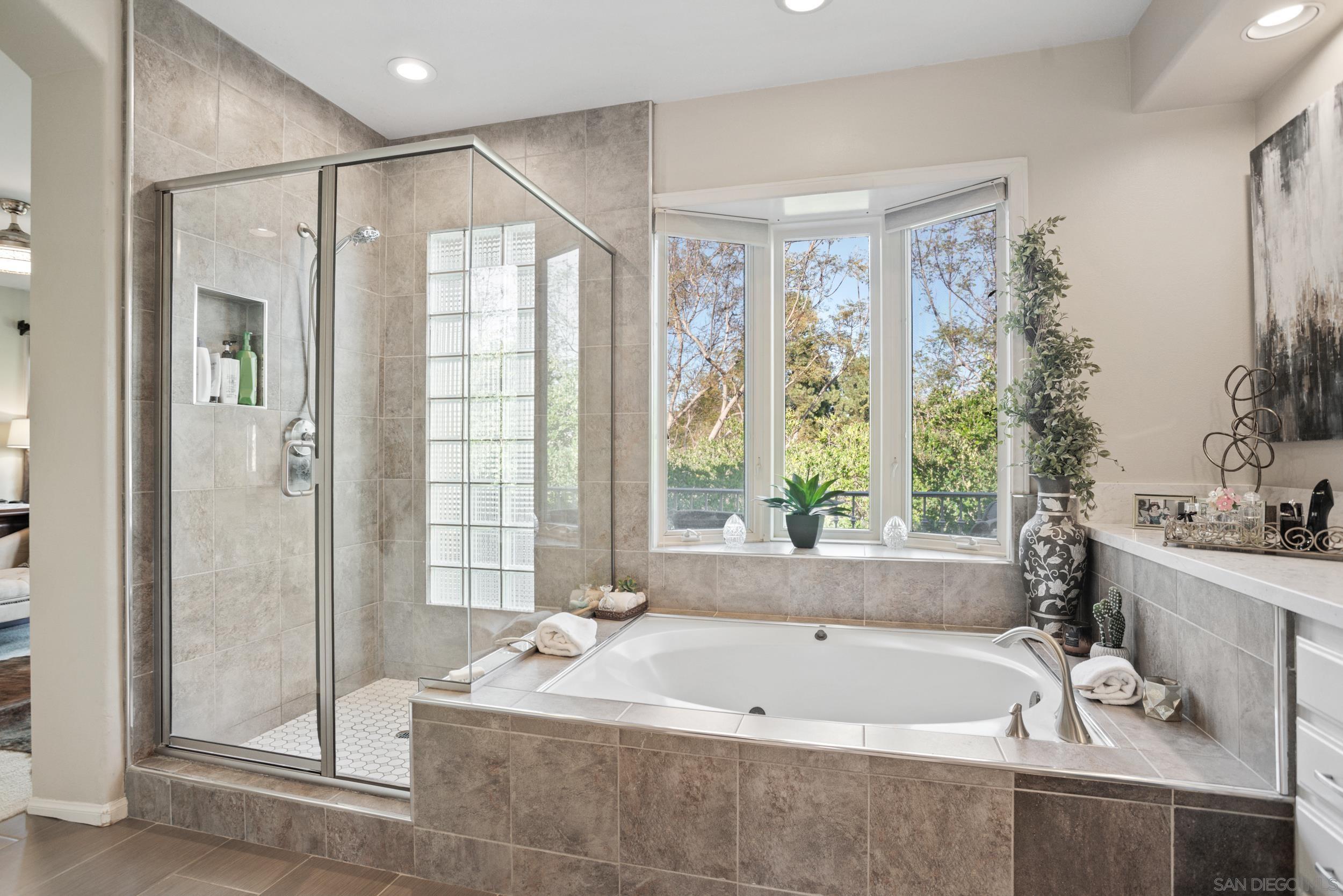 Detail Gallery Image 19 of 32 For 7132  Tern Place, Carlsbad,  CA 92011 - 4 Beds | 3/1 Baths