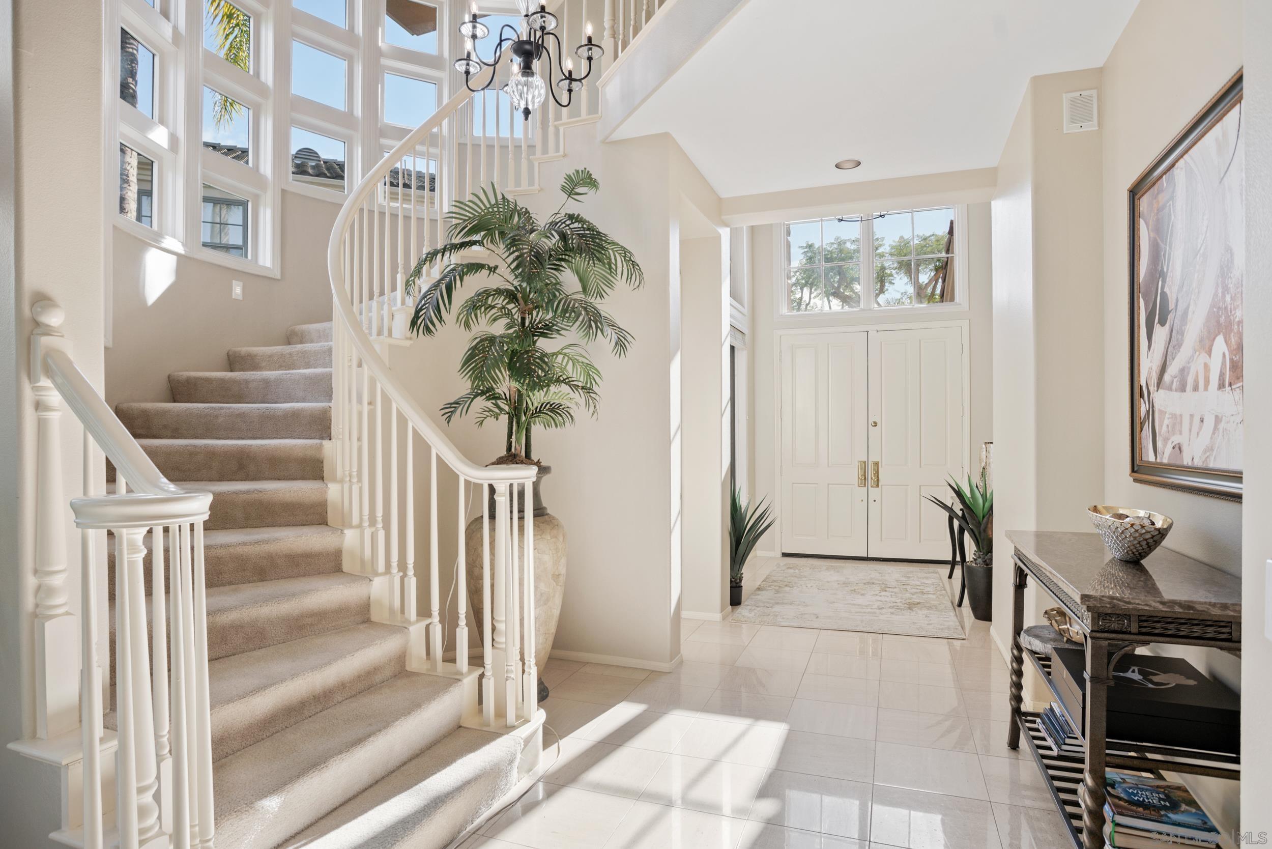 Detail Gallery Image 5 of 32 For 7132  Tern Place, Carlsbad,  CA 92011 - 4 Beds | 3/1 Baths