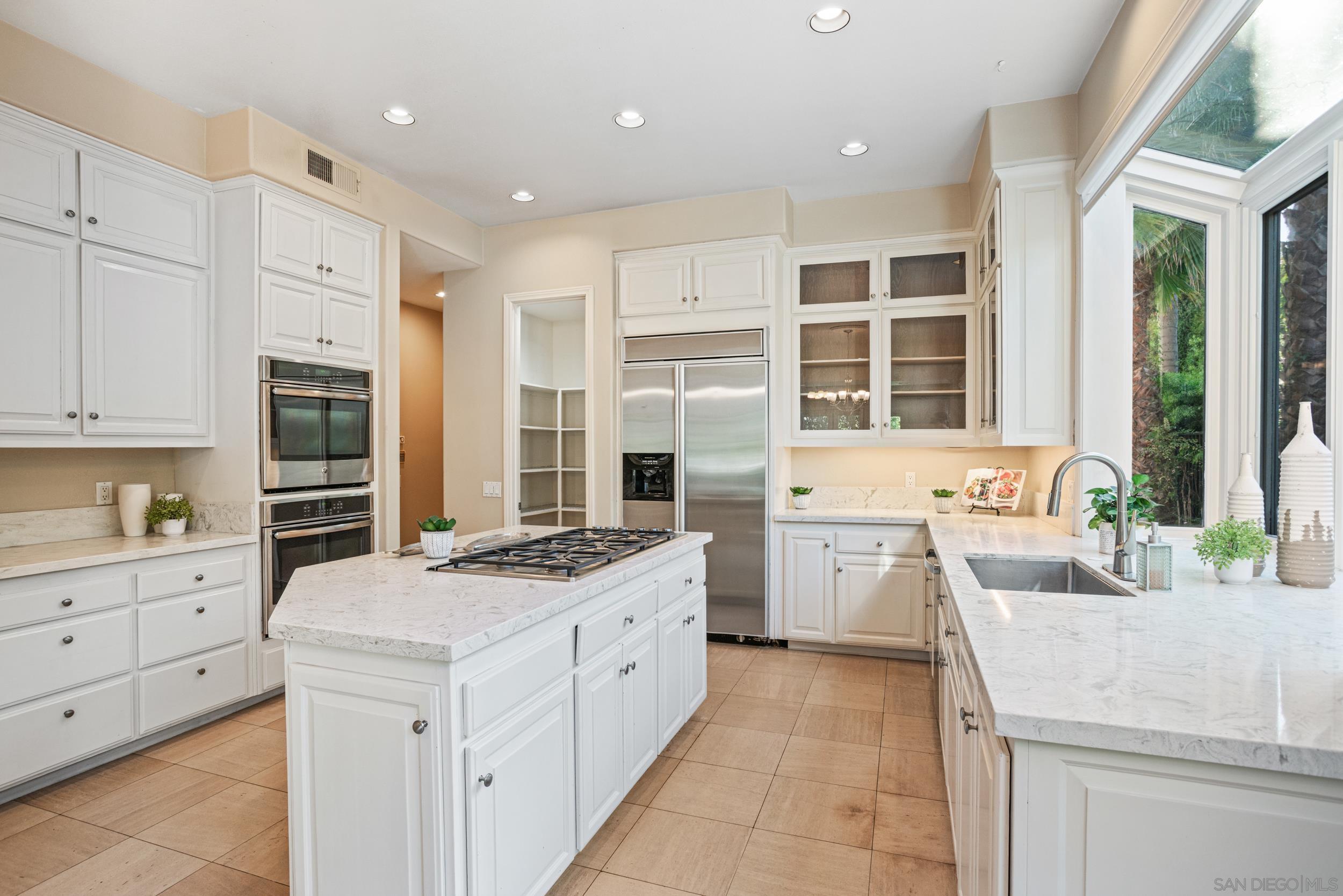 Detail Gallery Image 7 of 38 For 7132  Tern Place, Carlsbad,  CA 92011 - 4 Beds | 3/1 Baths