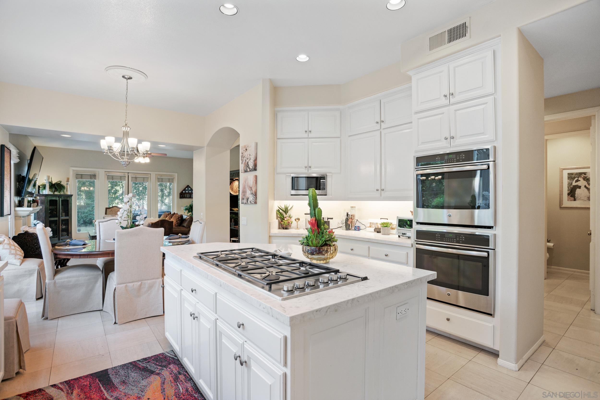 Detail Gallery Image 9 of 32 For 7132  Tern Place, Carlsbad,  CA 92011 - 4 Beds | 3/1 Baths