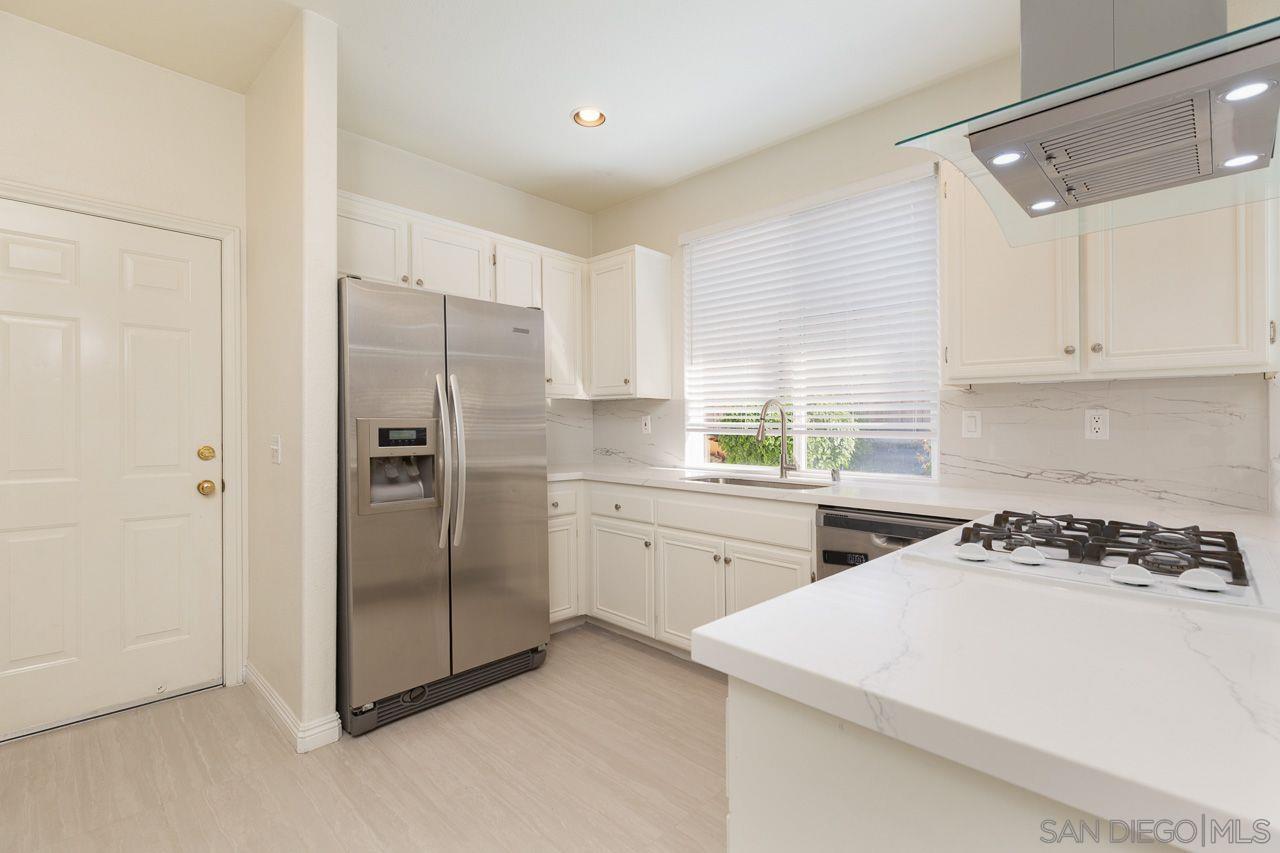 Detail Gallery Image 11 of 33 For 1217  Ridgegrove L, Escondido,  CA 92029 - 4 Beds | 2 Baths