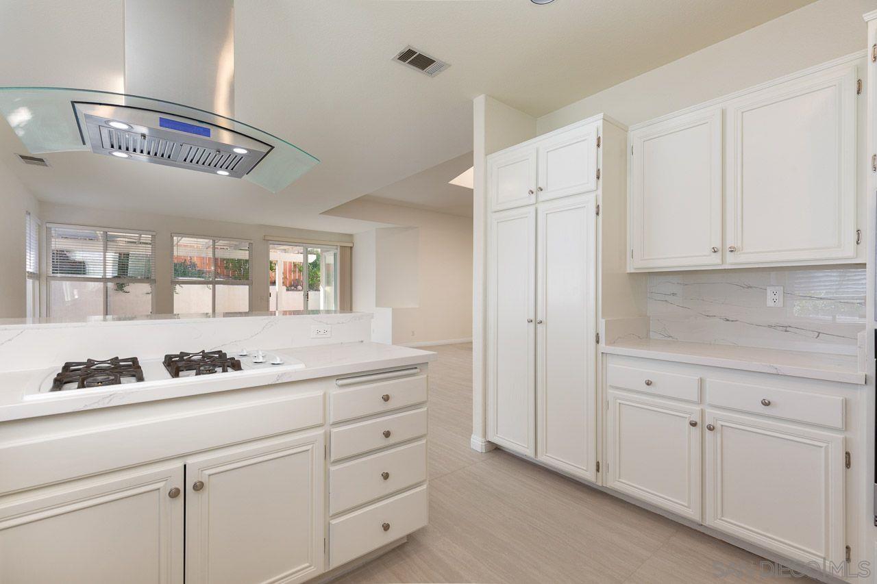 Detail Gallery Image 12 of 33 For 1217  Ridgegrove L, Escondido,  CA 92029 - 4 Beds | 2 Baths