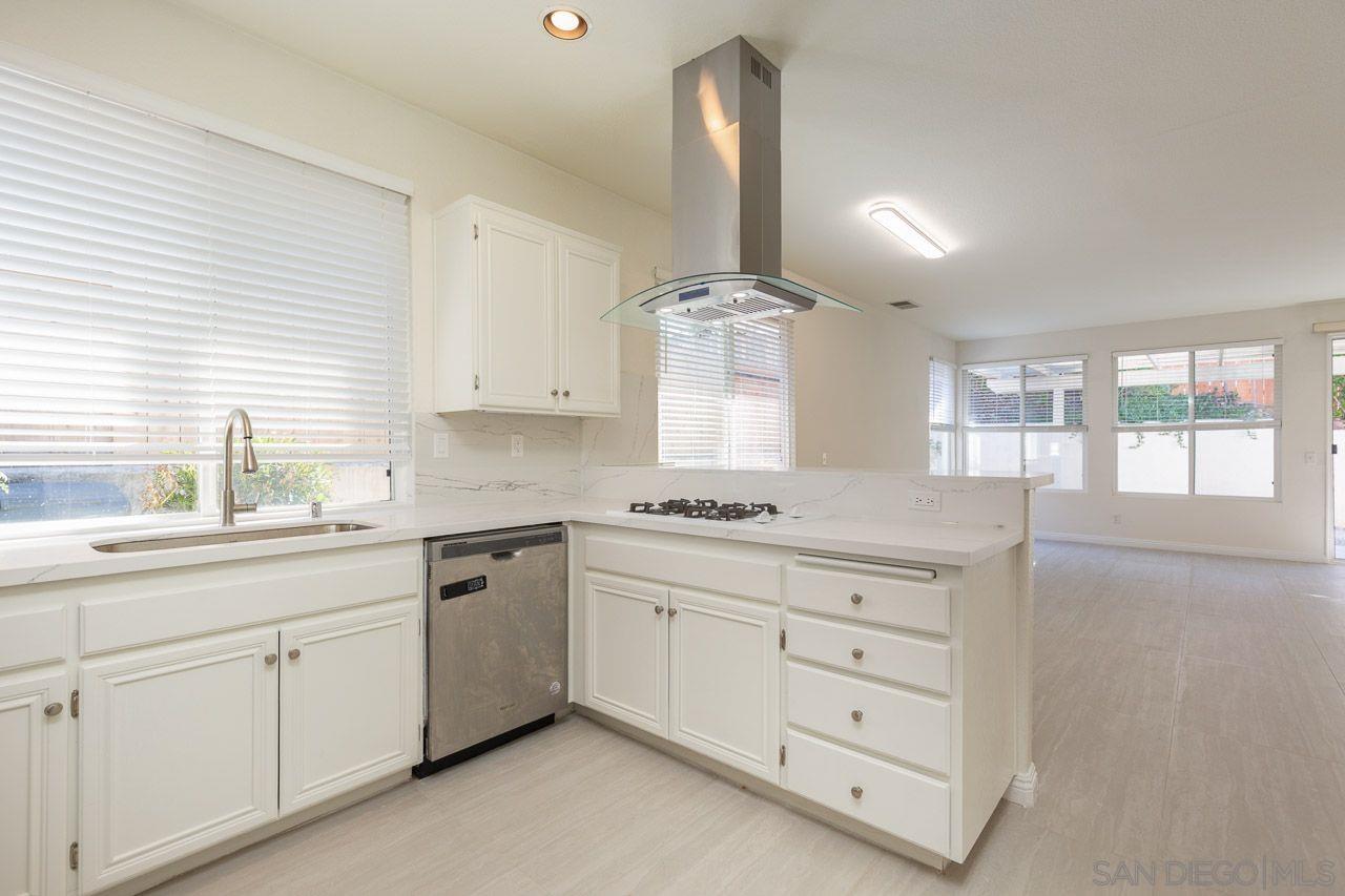 Detail Gallery Image 14 of 33 For 1217  Ridgegrove L, Escondido,  CA 92029 - 4 Beds | 2 Baths