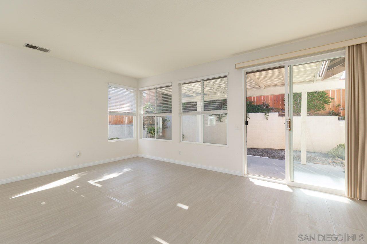 Detail Gallery Image 6 of 33 For 1217  Ridgegrove L, Escondido,  CA 92029 - 4 Beds | 2 Baths