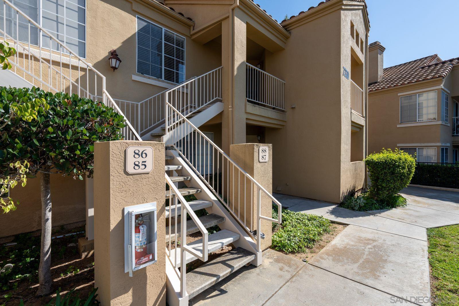 Detail Gallery Image 3 of 33 For 7330  Calle Cristobal  #88,  San Diego,  CA 92126 - 3 Beds | 2 Baths