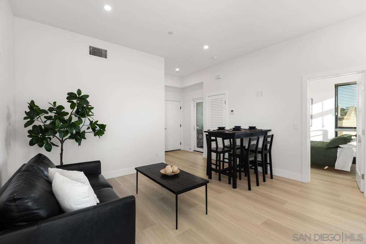 Detail Gallery Image 8 of 28 For 5727  Lauretta St, San Diego,  CA 92110 - – Beds | – Baths