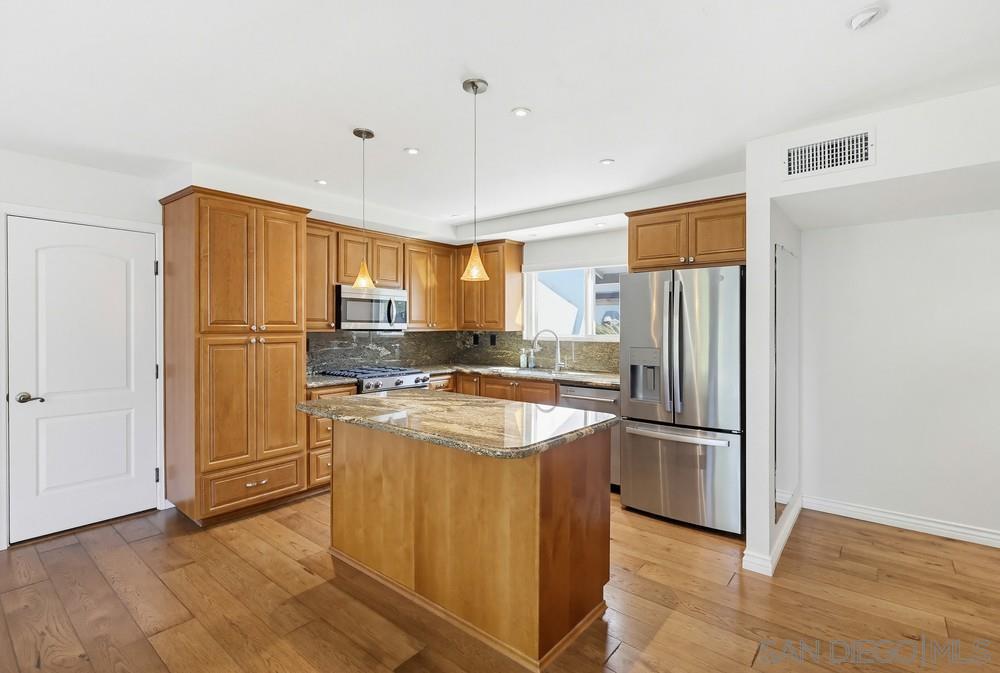 Detail Gallery Image 15 of 57 For 7228  Wembley, San Diego,  CA 92120 - 4 Beds | 2 Baths