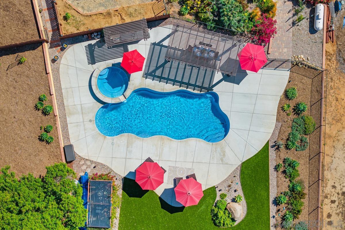 Detail Gallery Image 4 of 65 For 14284  Hacienda Lane, Poway,  CA 92064 - 4 Beds | 2 Baths